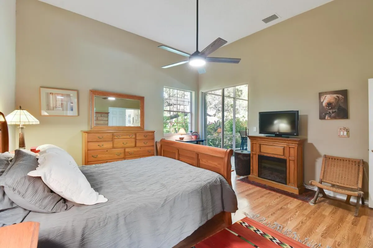6861 Briarlake Circle