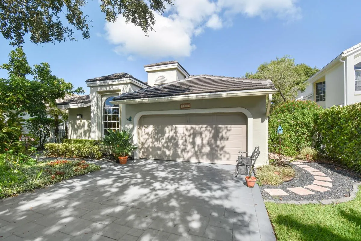6861 Briarlake Circle