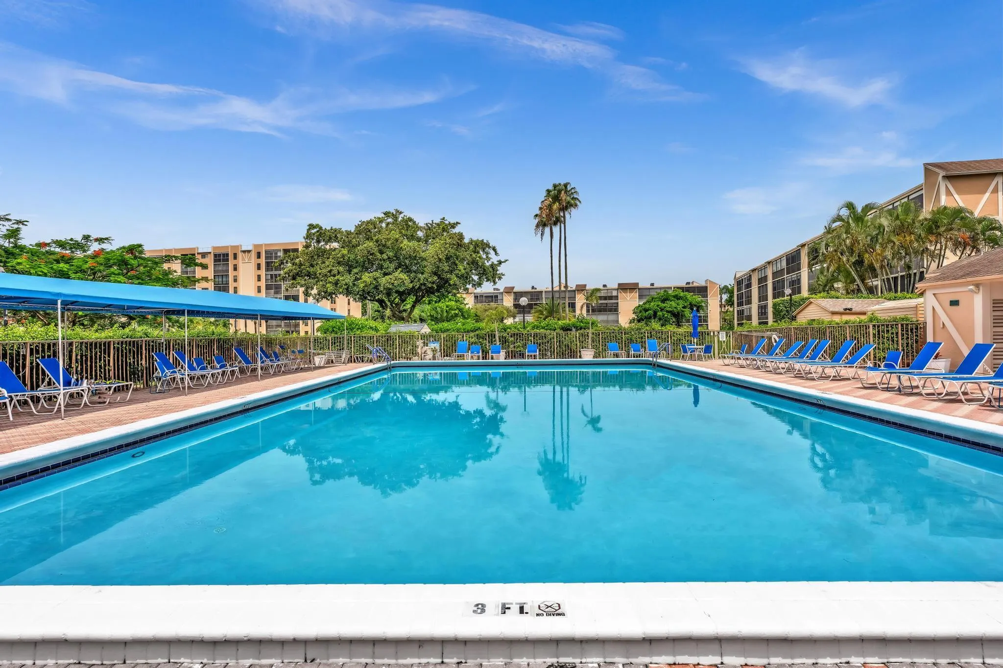 7076 Huntington Lane, #208