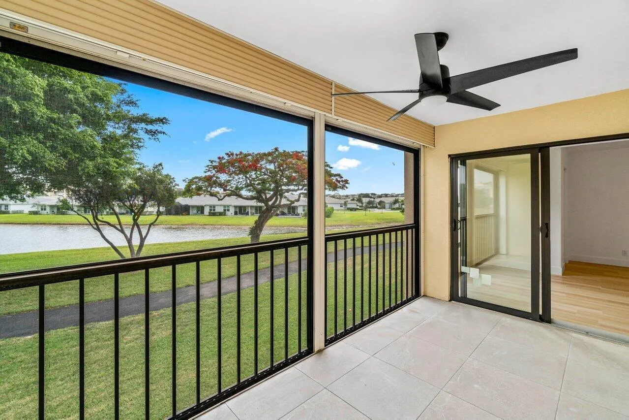 7076 Huntington Lane, #208
