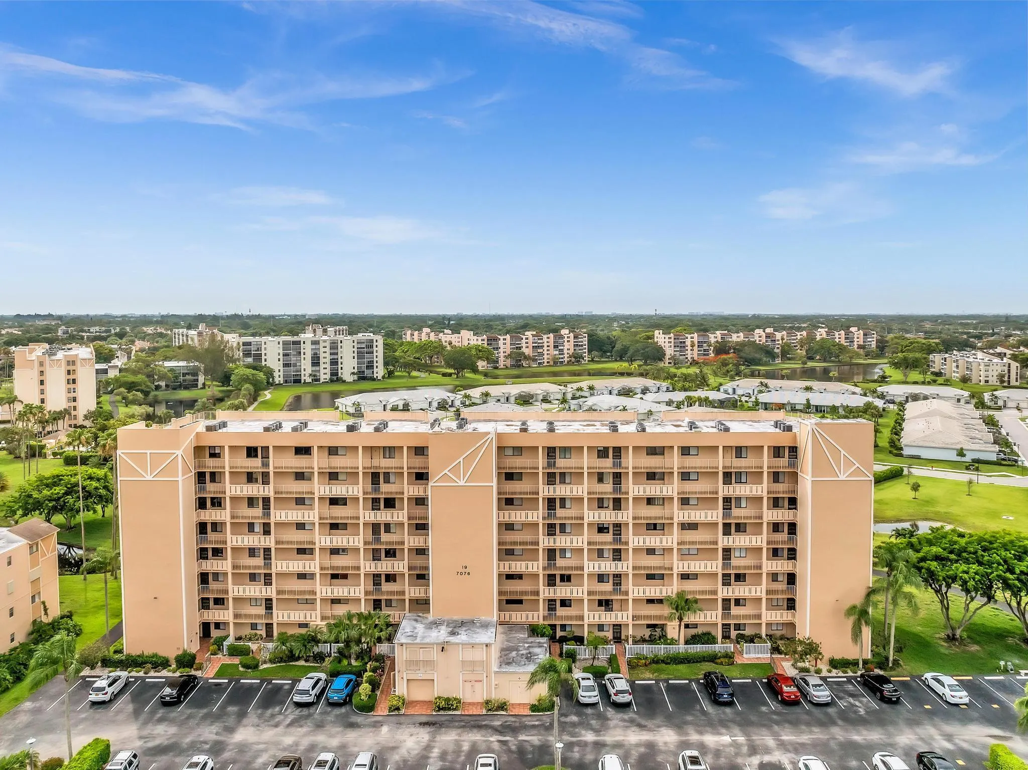 7076 Huntington Lane, #208