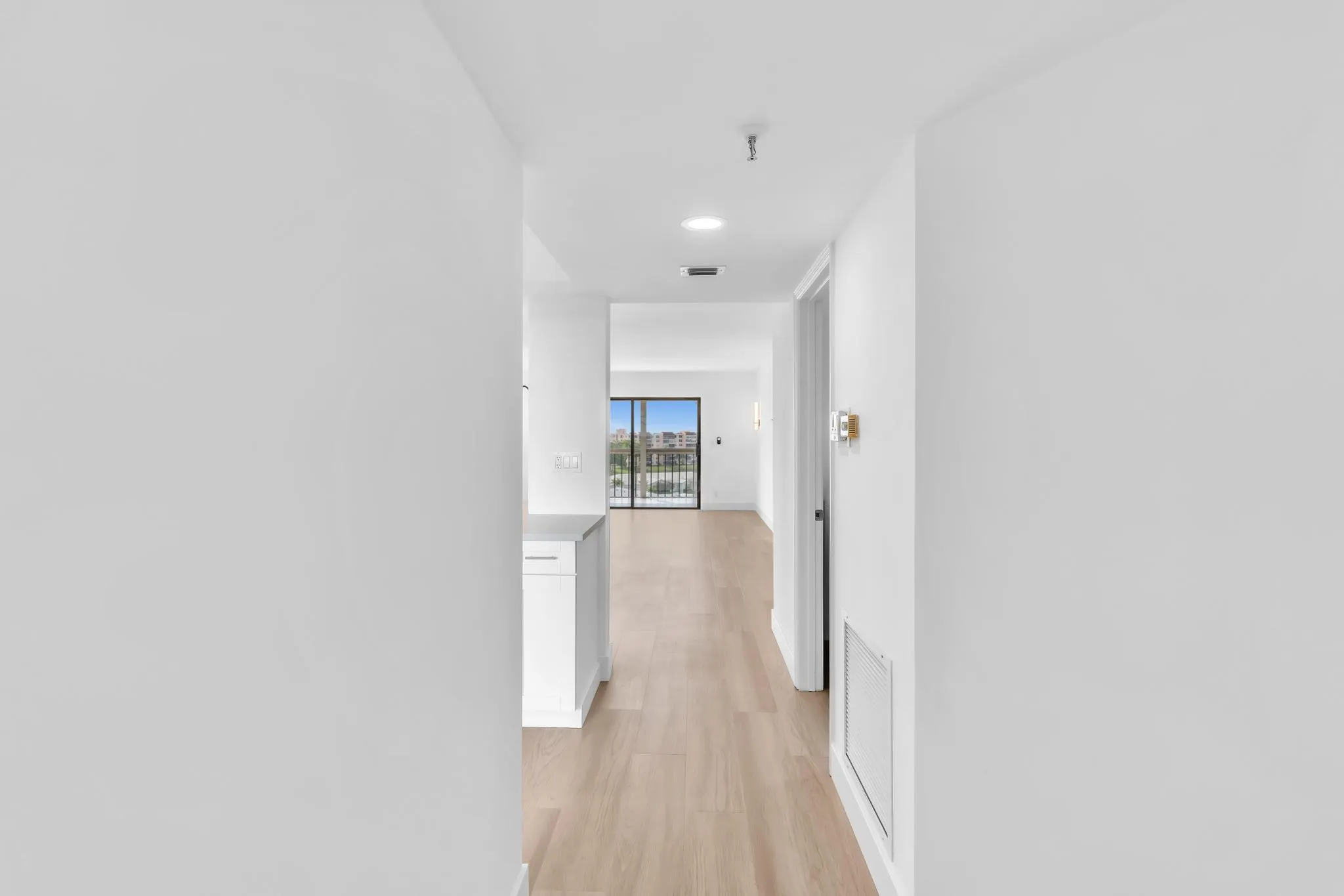 7076 Huntington Lane, #208