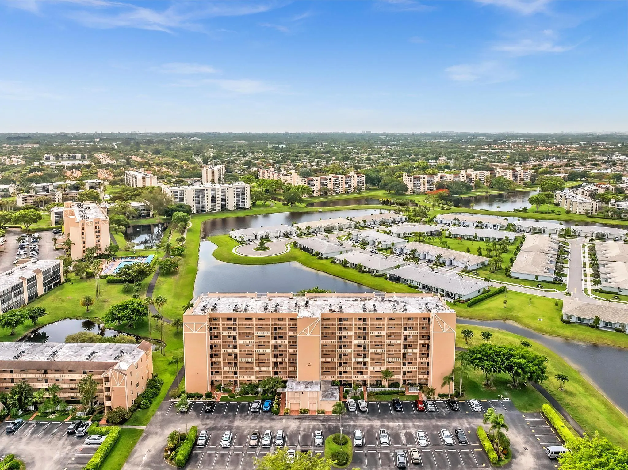7076 Huntington Lane, #208