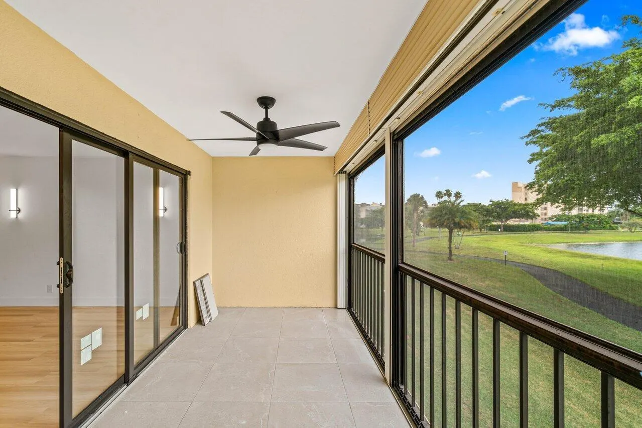7076 Huntington Lane, #208