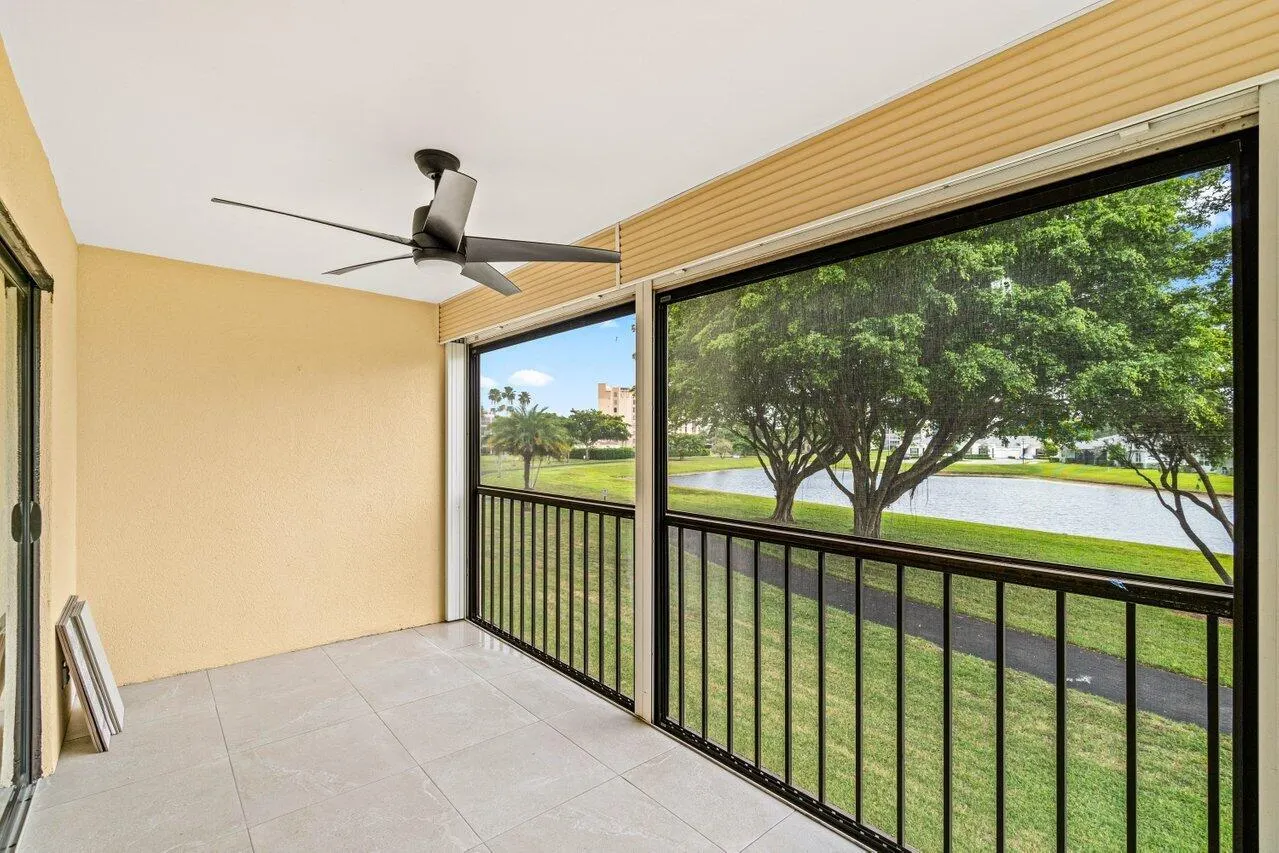 7076 Huntington Lane, #208
