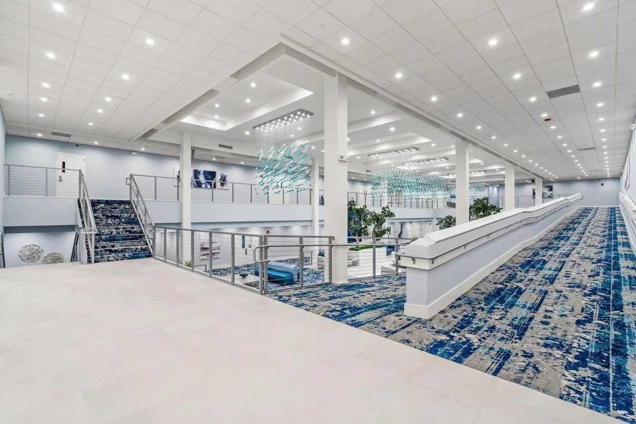 7076 Huntington Lane, #208