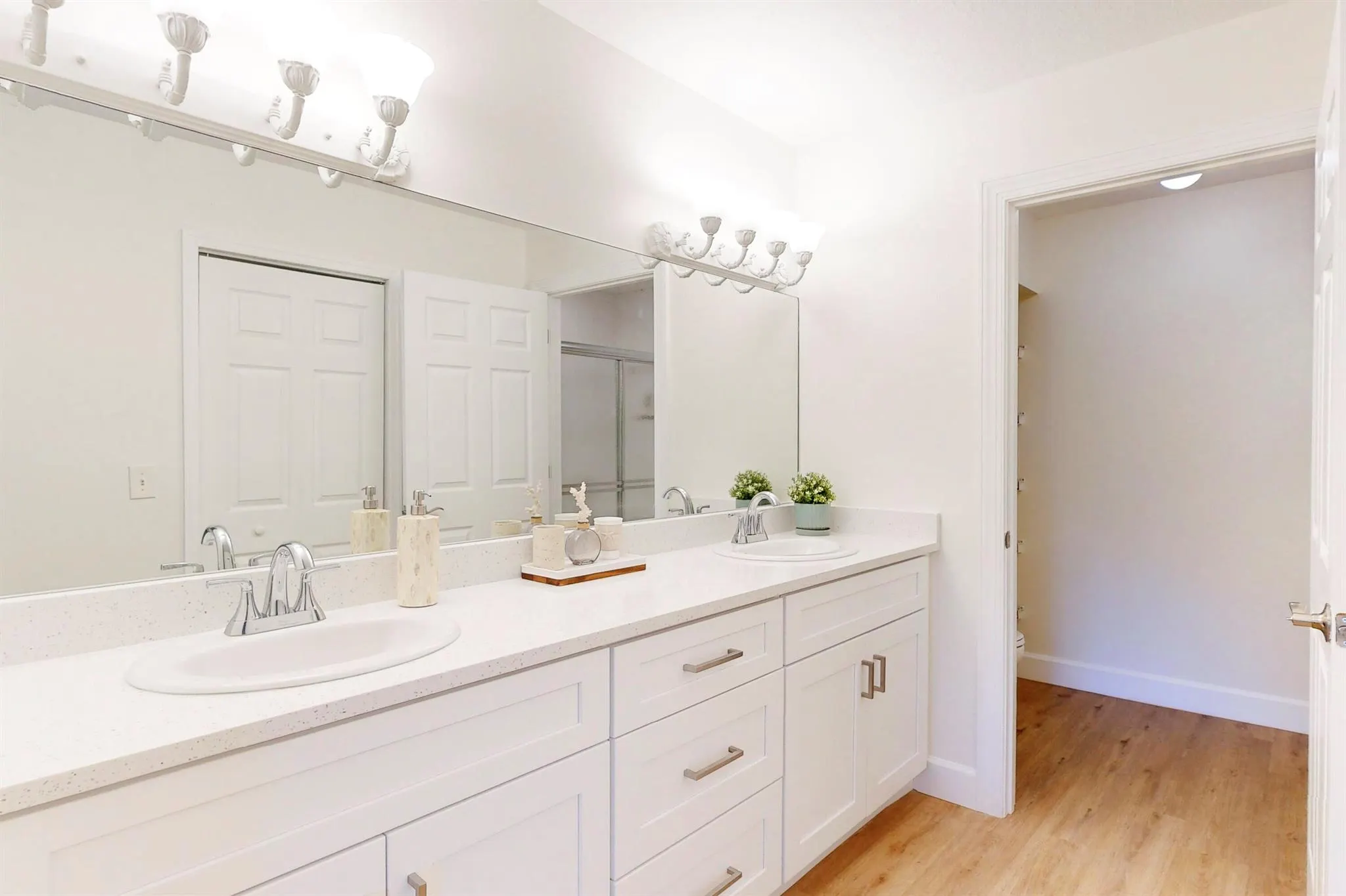 1443 Captains Walk, #23a