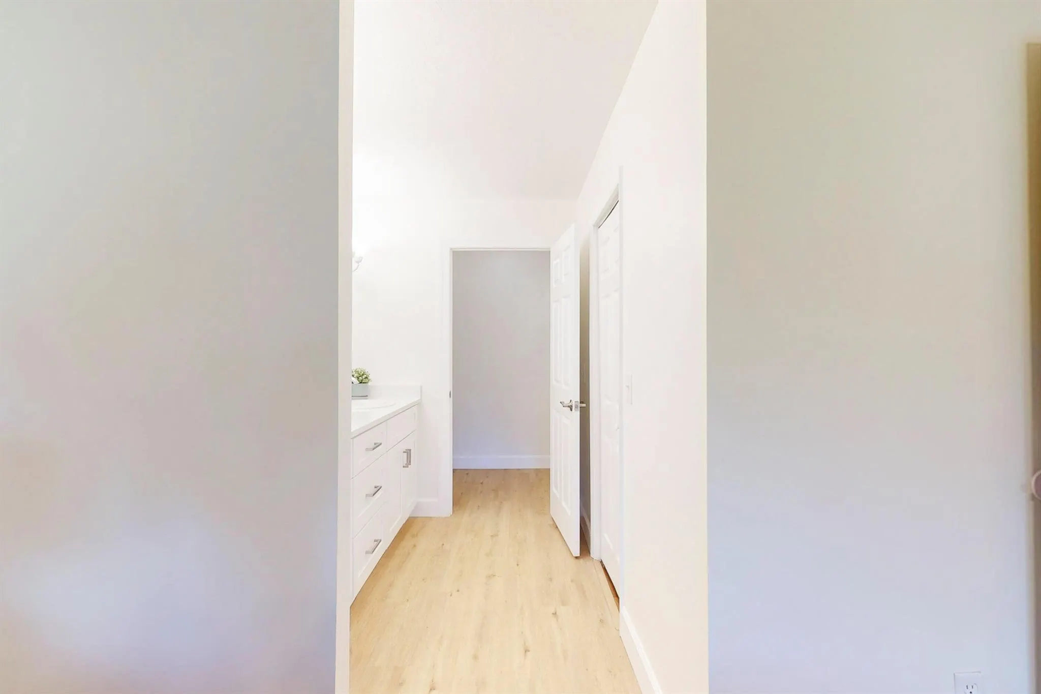1443 Captains Walk, #23a