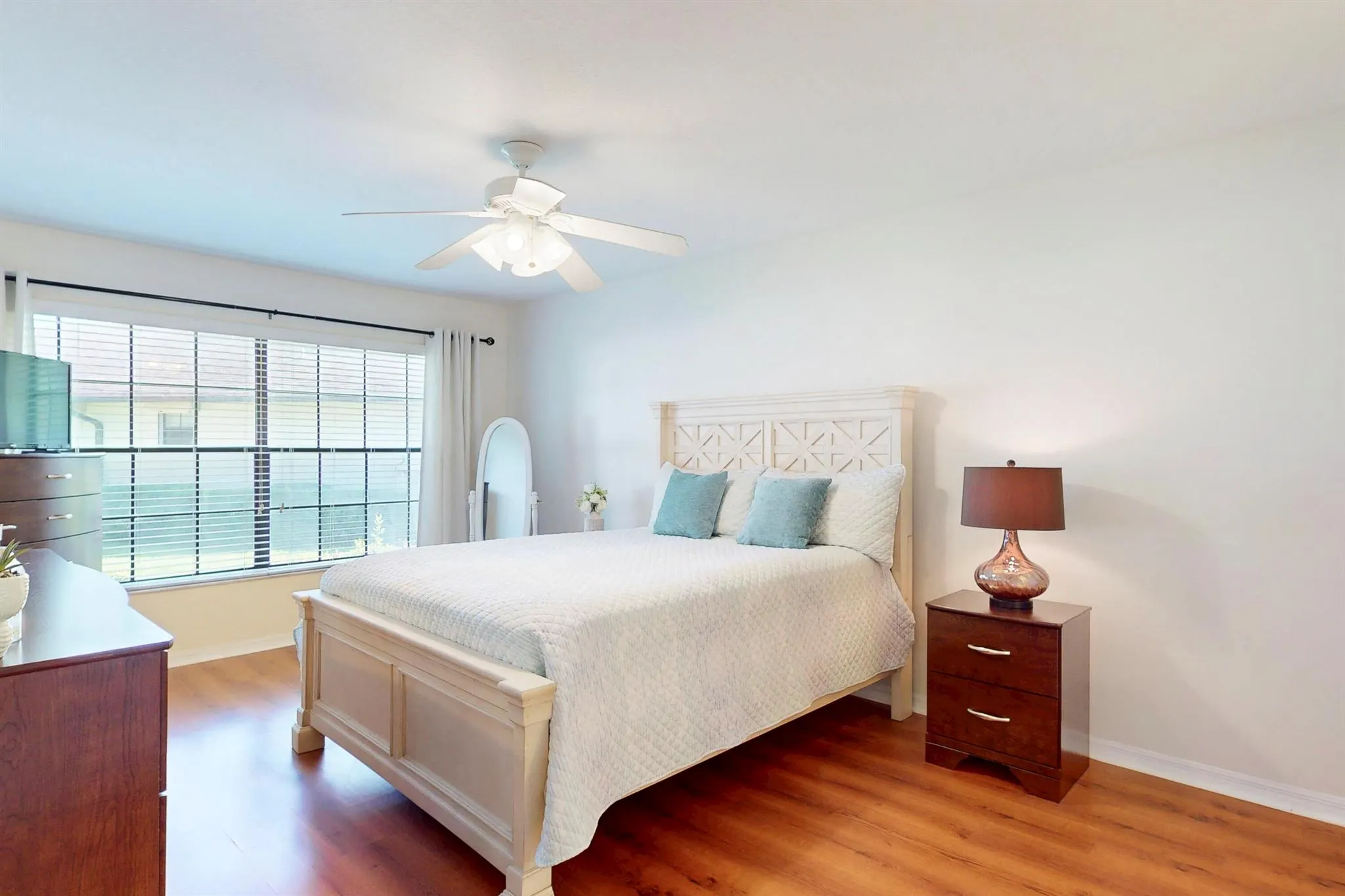 1443 Captains Walk, #23a