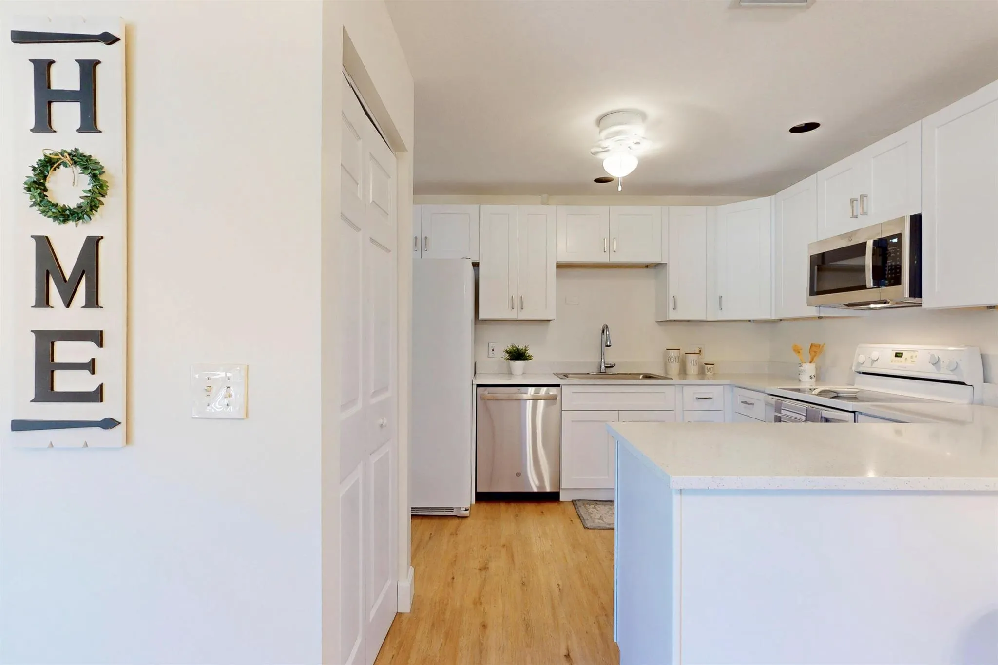 1443 Captains Walk, #23a