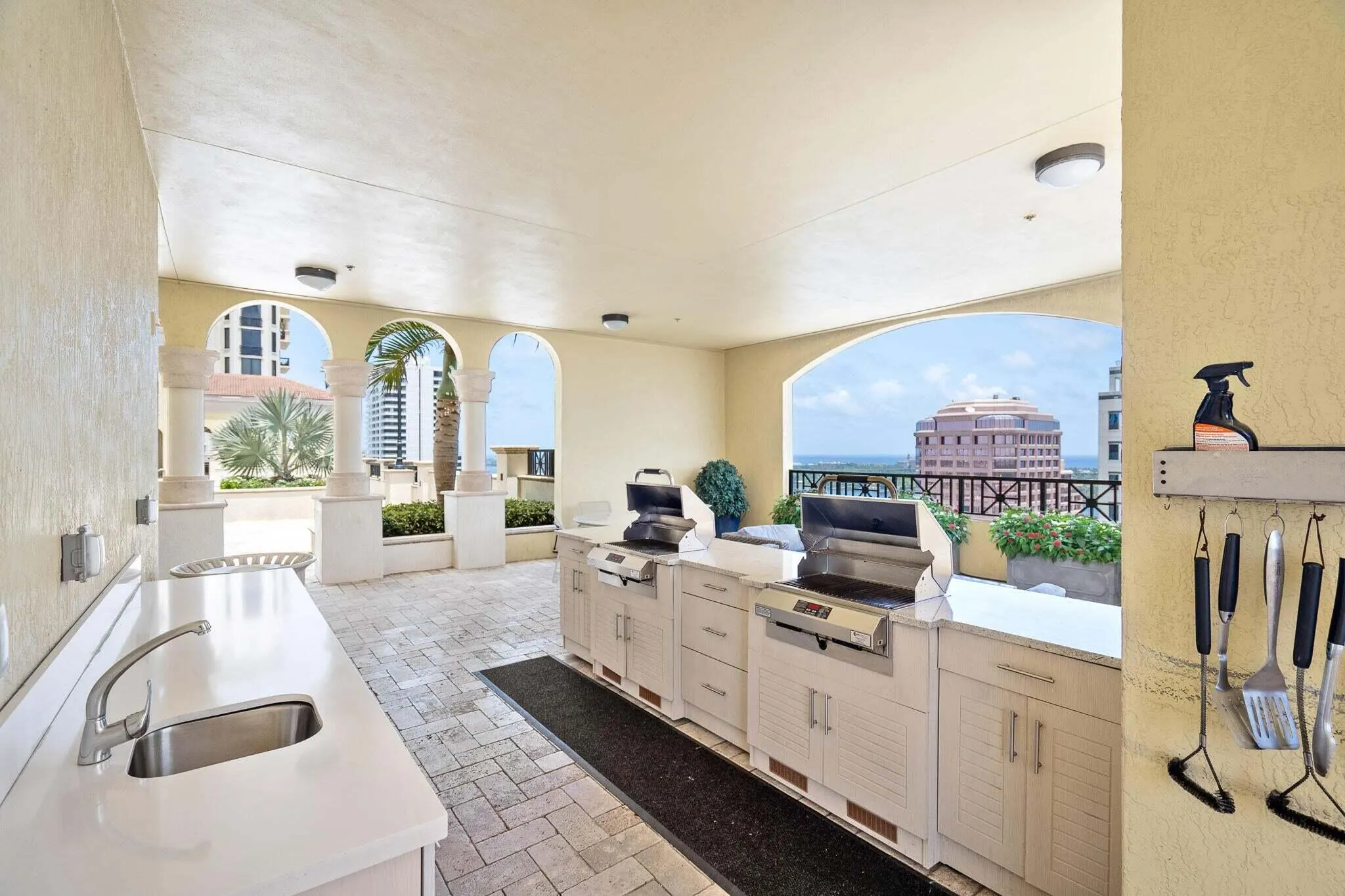 801 S Olive Avenue, #418