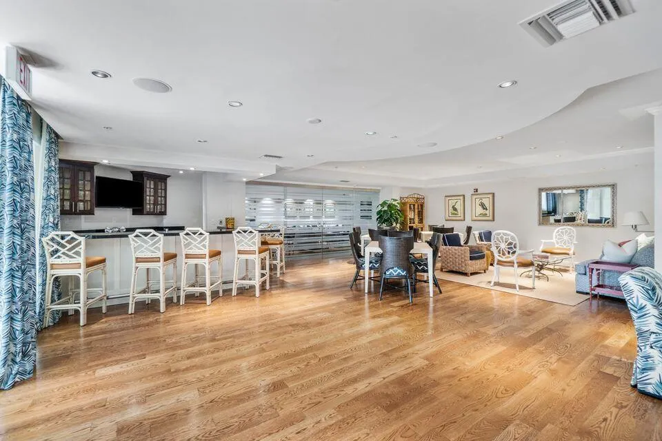 801 S Olive Avenue, #418