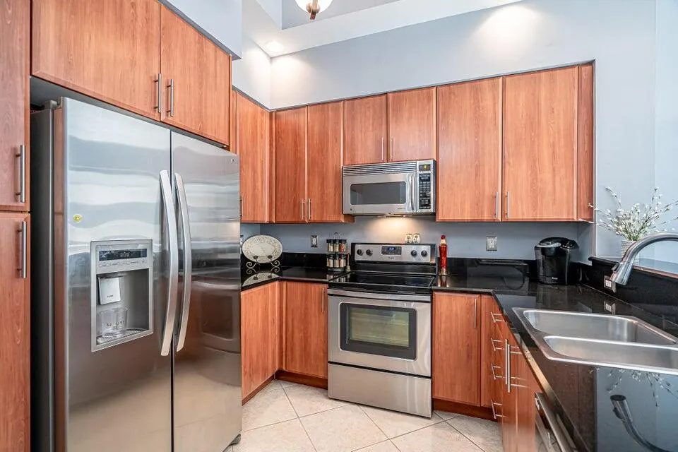 801 S Olive Avenue, #418