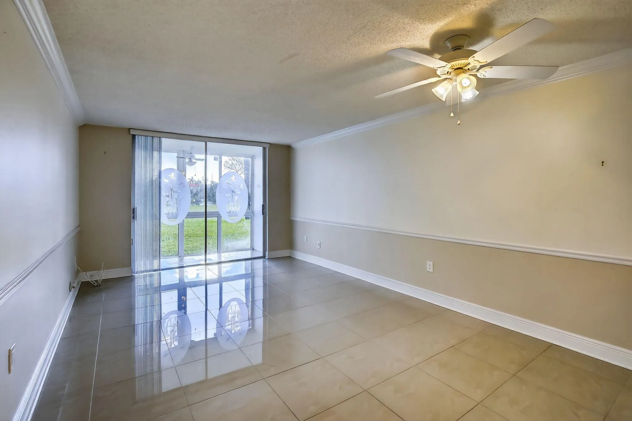 2951 Sunrise Lakes Drive E, #107
