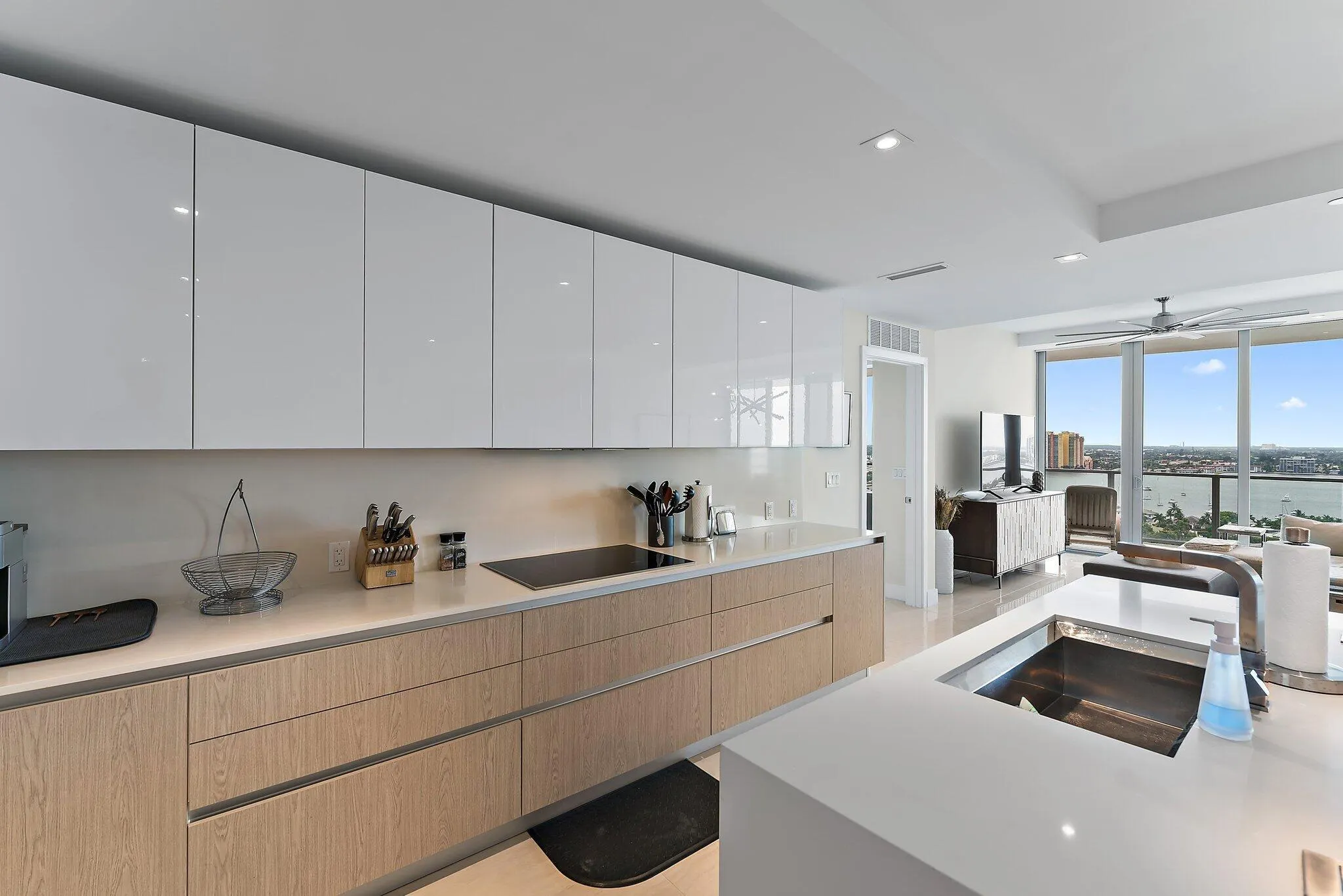 3100 N Ocean Drive, #1906
