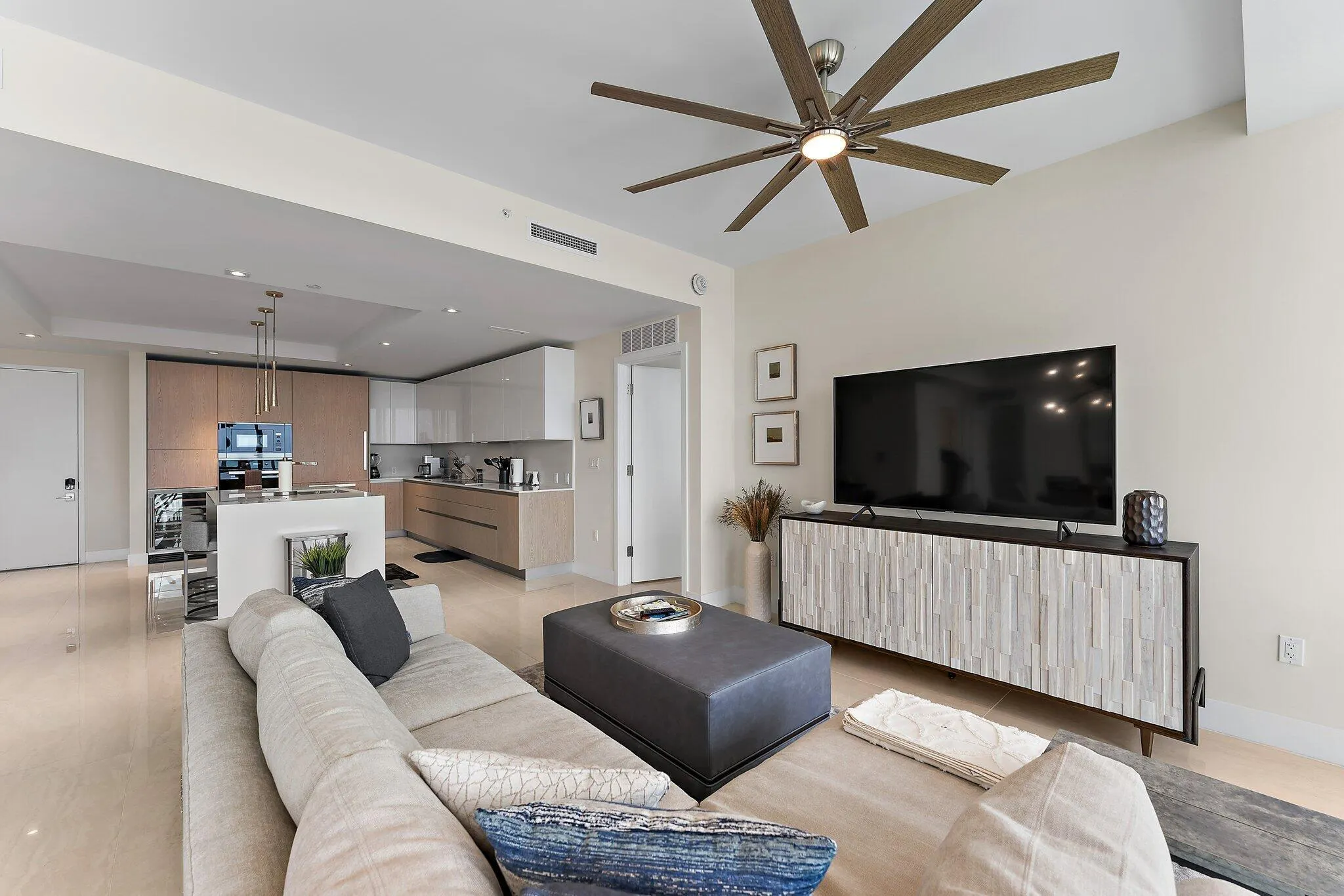3100 N Ocean Drive, #1906