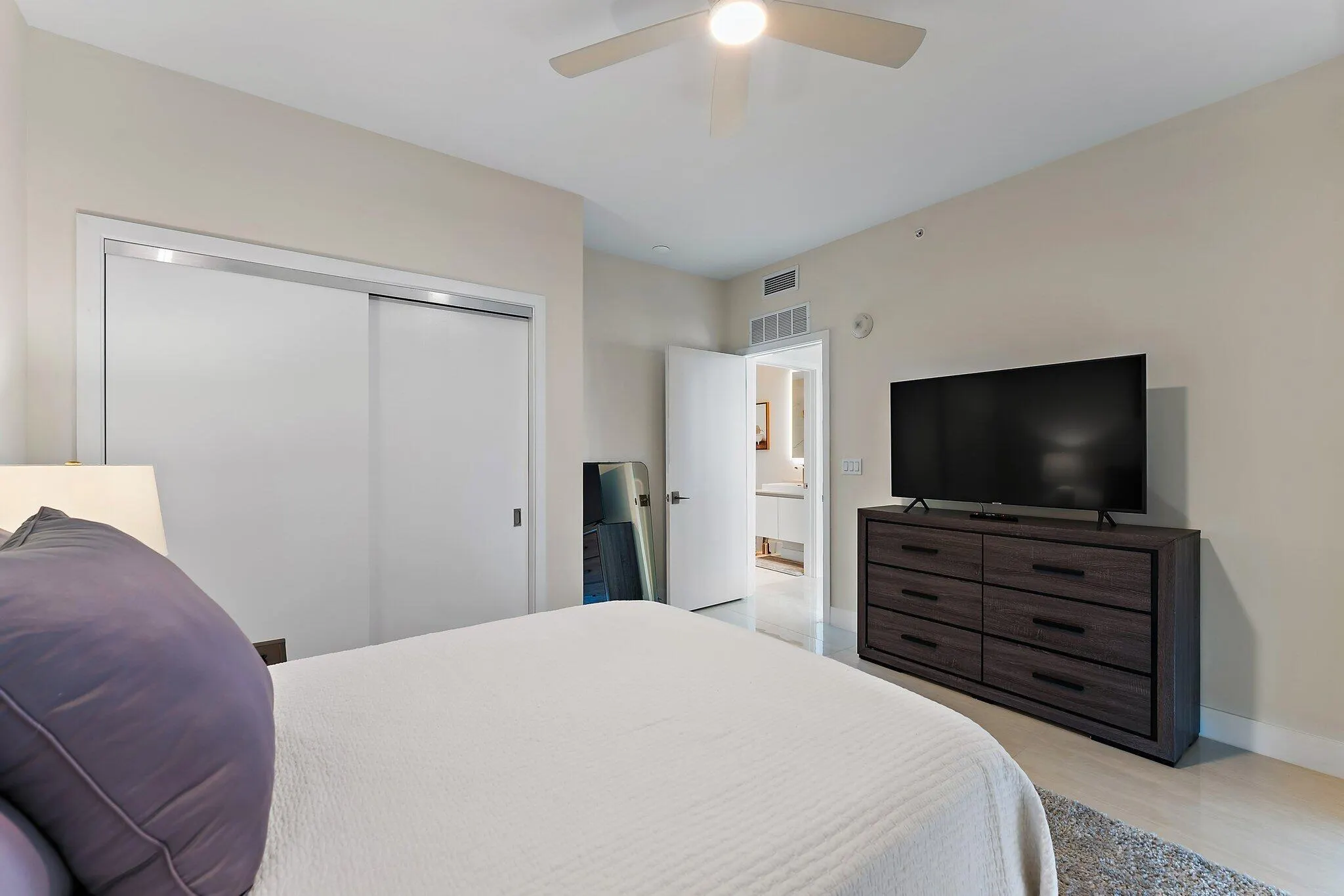 3100 N Ocean Drive, #1906