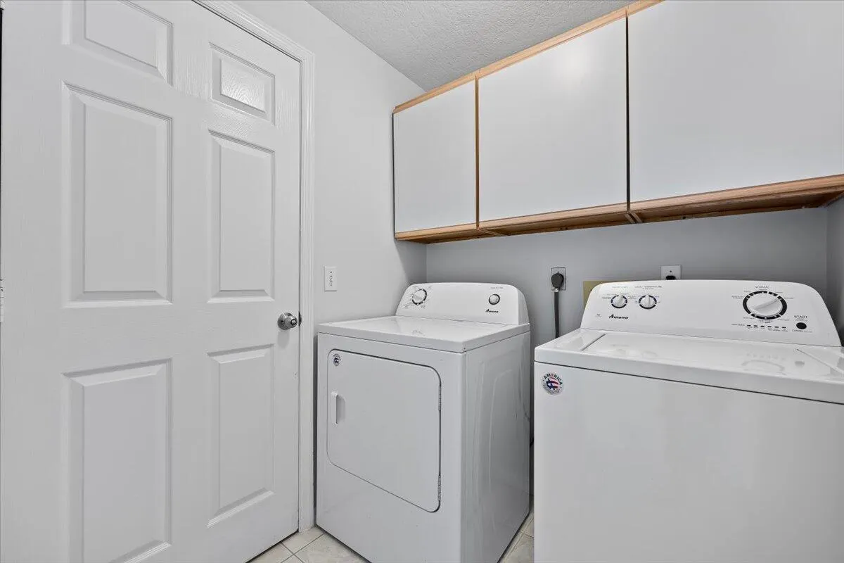 230 SW Ridgecrest Drive