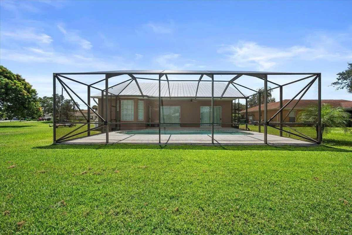 230 SW Ridgecrest Drive