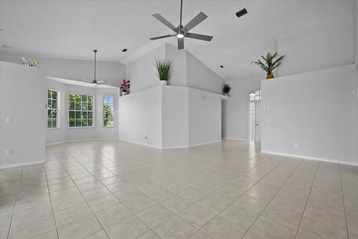 230 SW Ridgecrest Drive