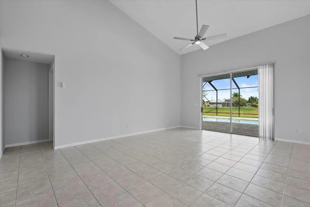 230 SW Ridgecrest Drive