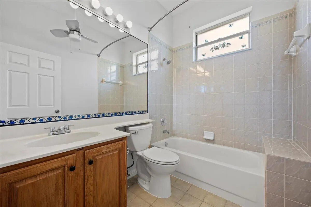230 SW Ridgecrest Drive