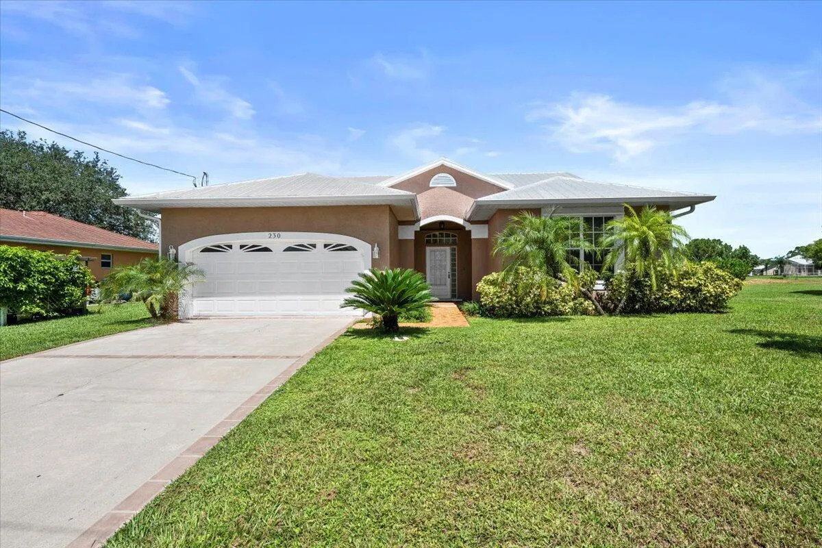 230 SW Ridgecrest Drive