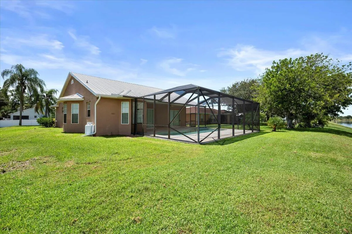 230 SW Ridgecrest Drive