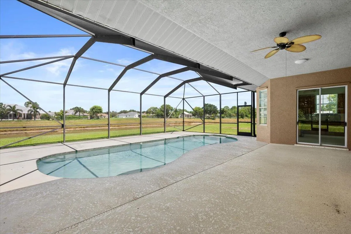 230 SW Ridgecrest Drive