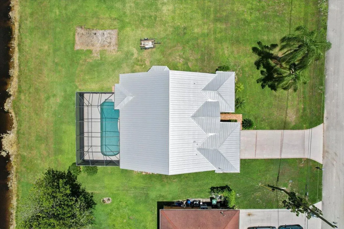 230 SW Ridgecrest Drive