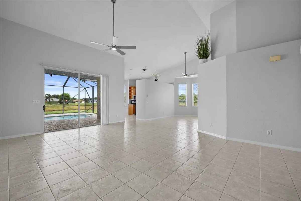230 SW Ridgecrest Drive