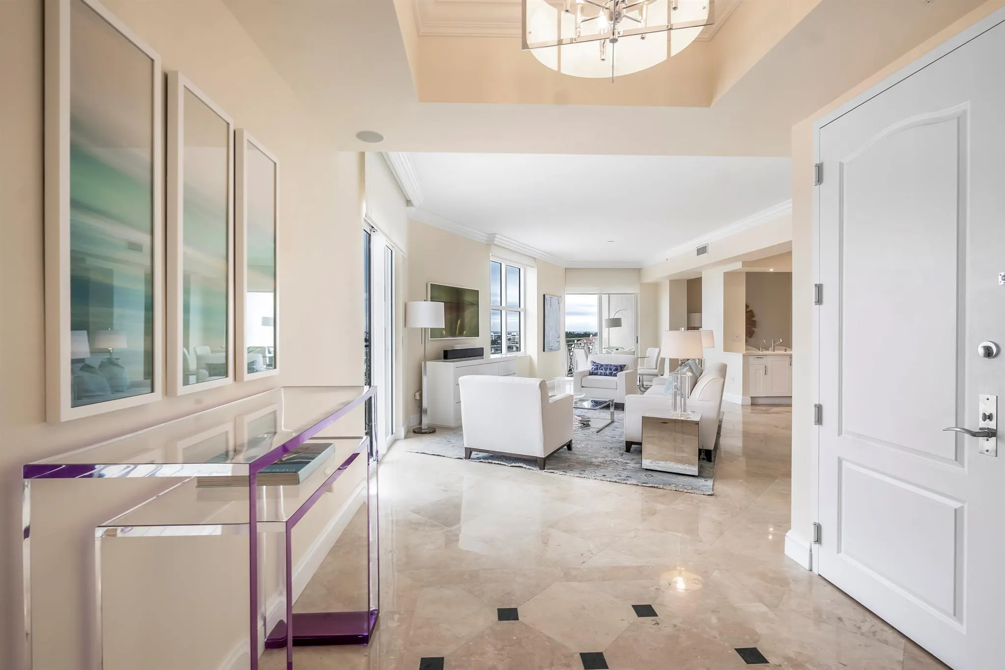 201 S Narcissus Avenue, #806