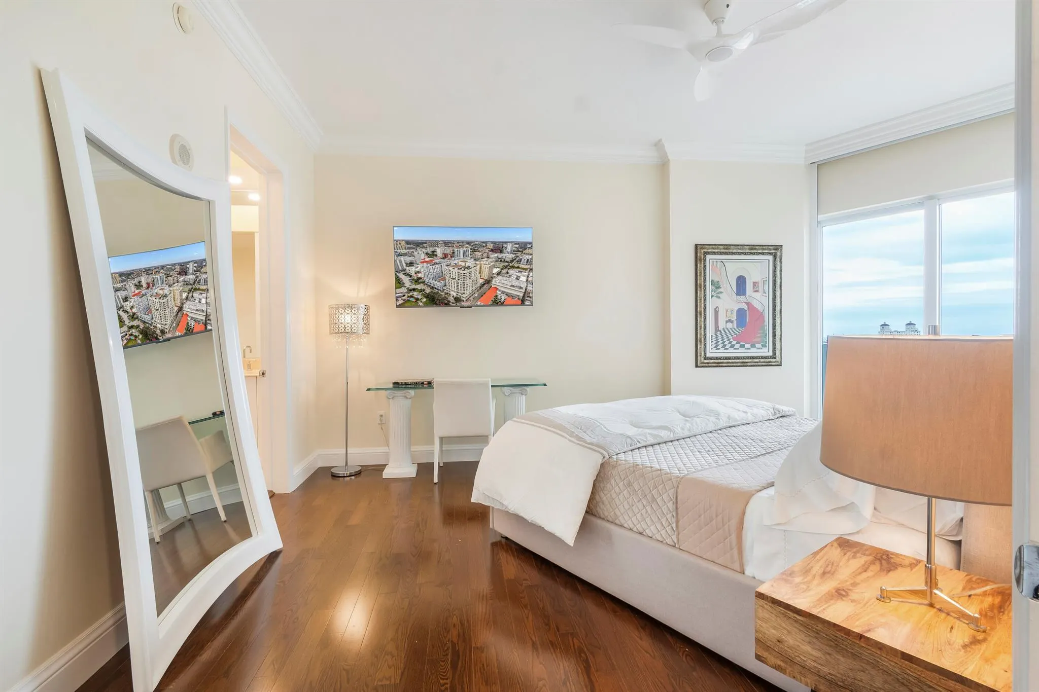 201 S Narcissus Avenue, #806