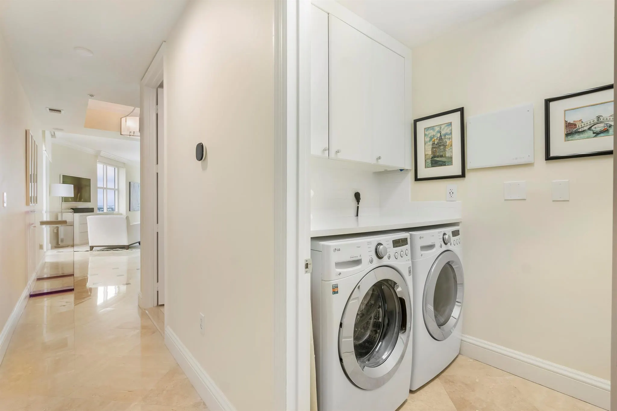 201 S Narcissus Avenue, #806