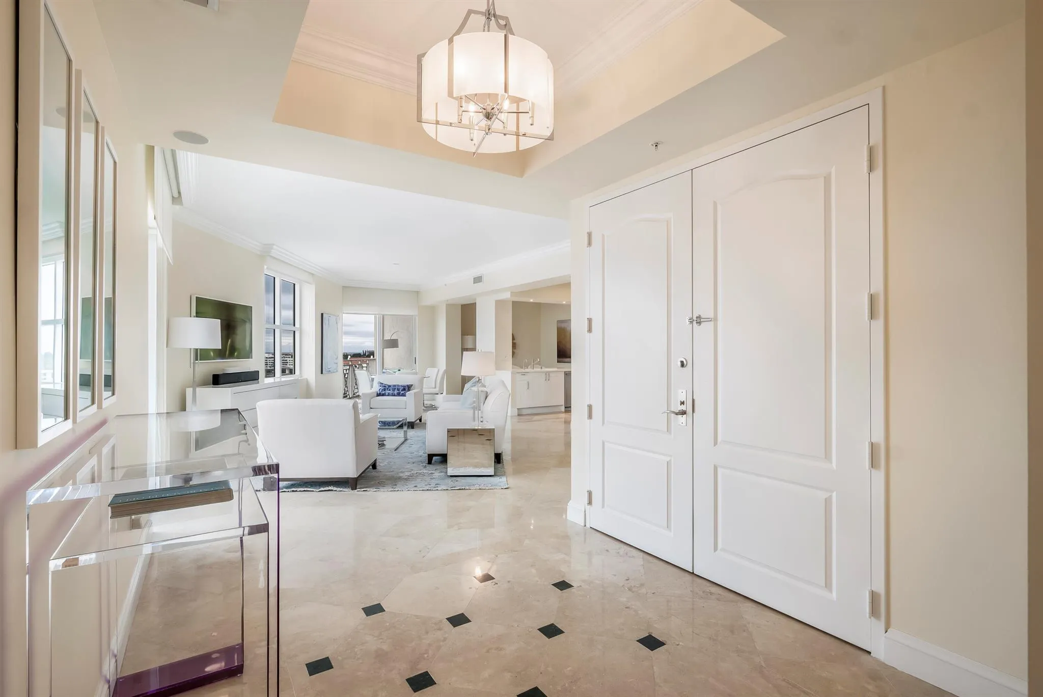 201 S Narcissus Avenue, #806