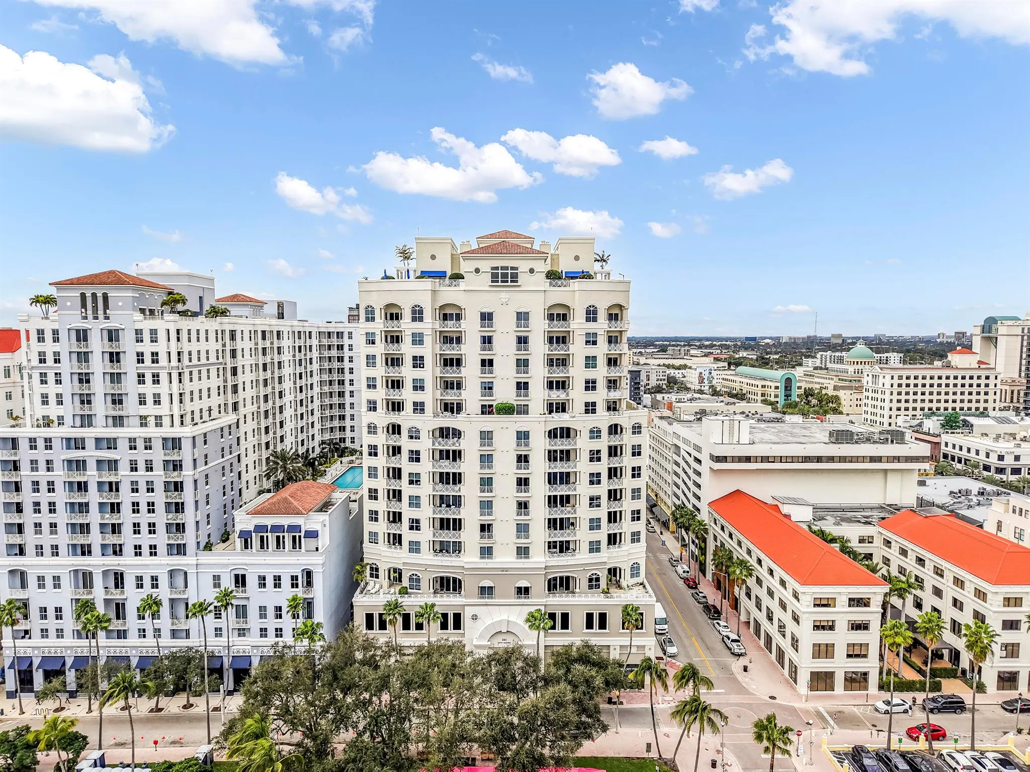 201 S Narcissus Avenue, #806