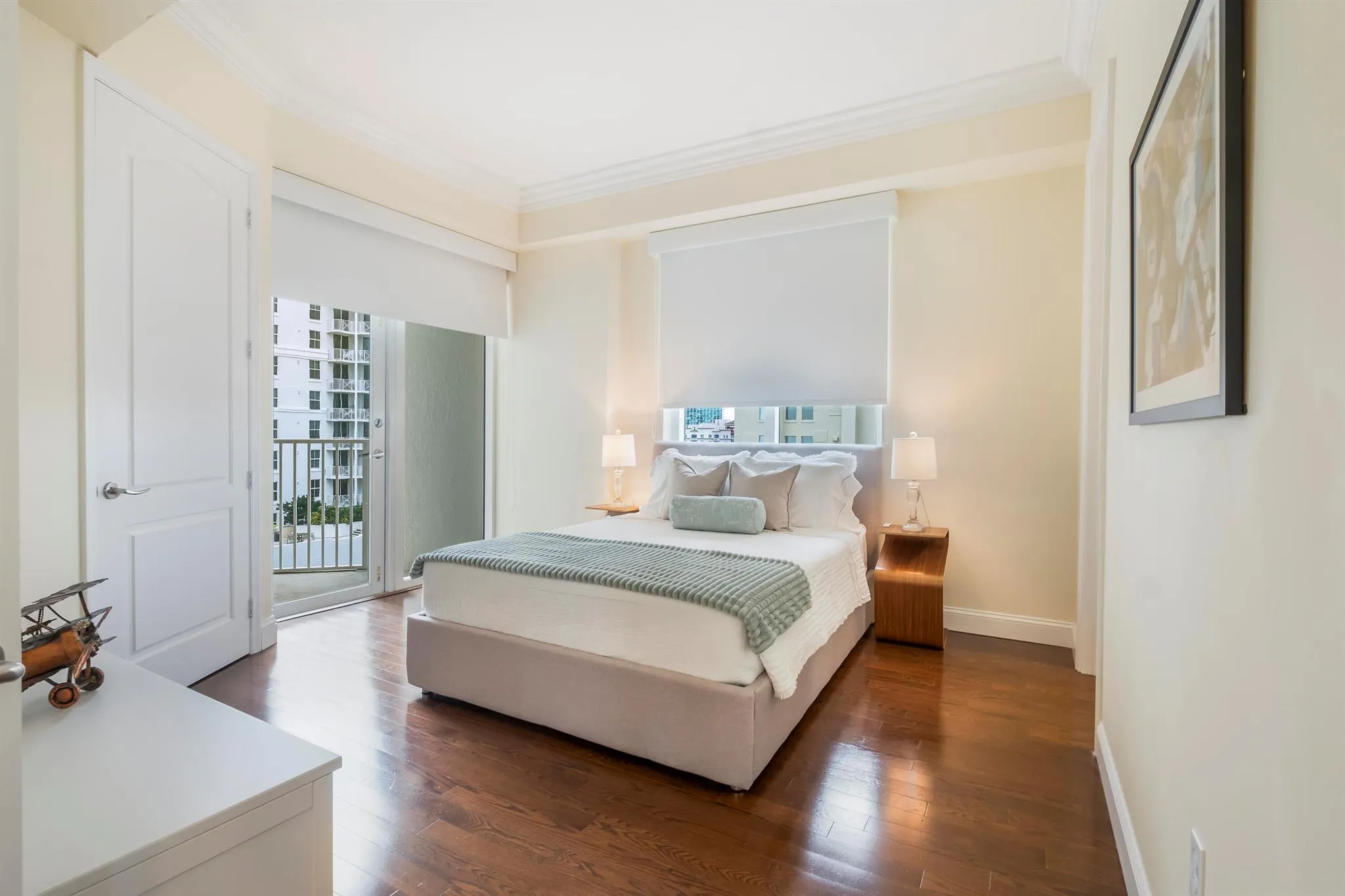 201 S Narcissus Avenue, #806