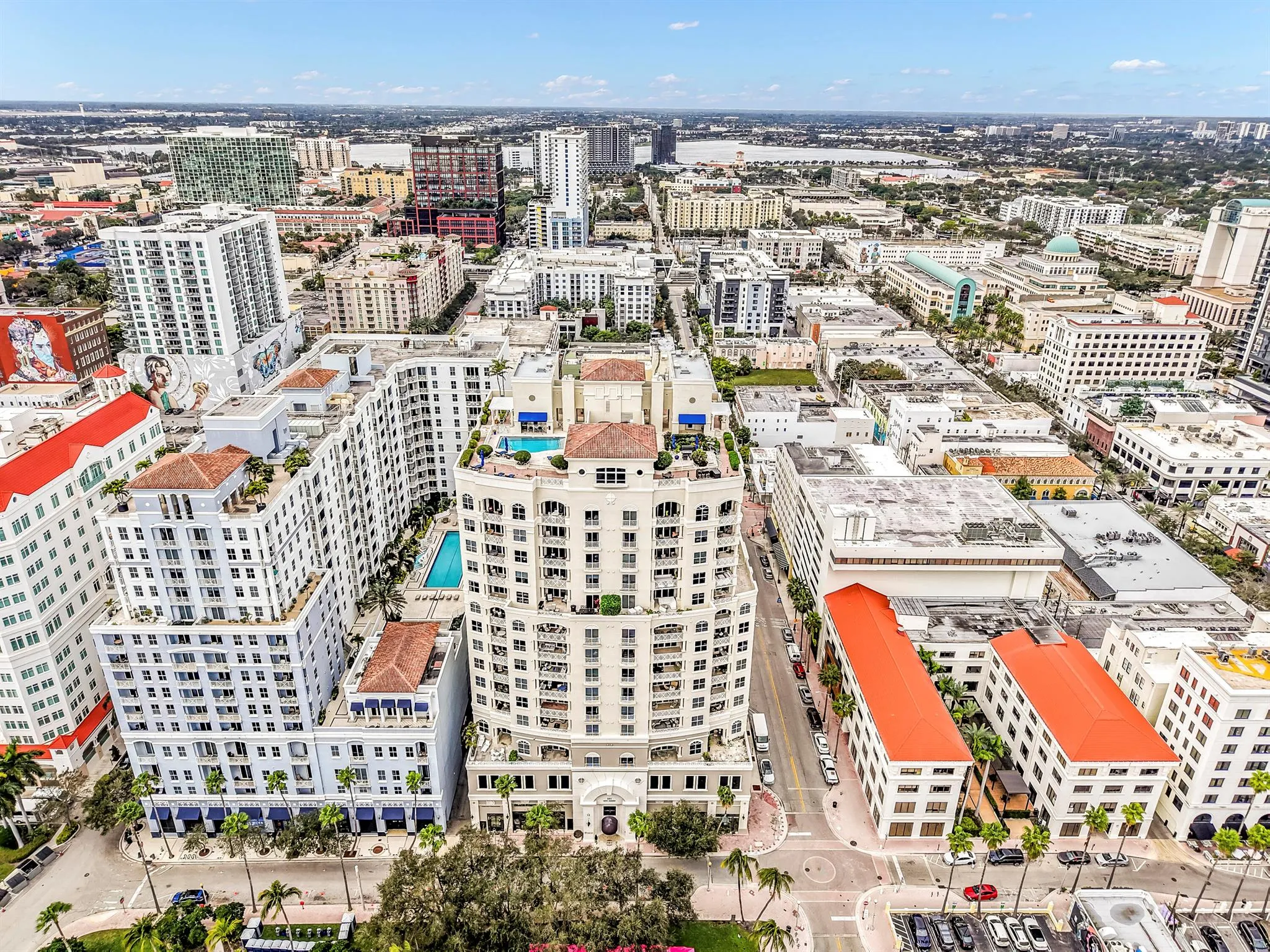 201 S Narcissus Avenue, #806