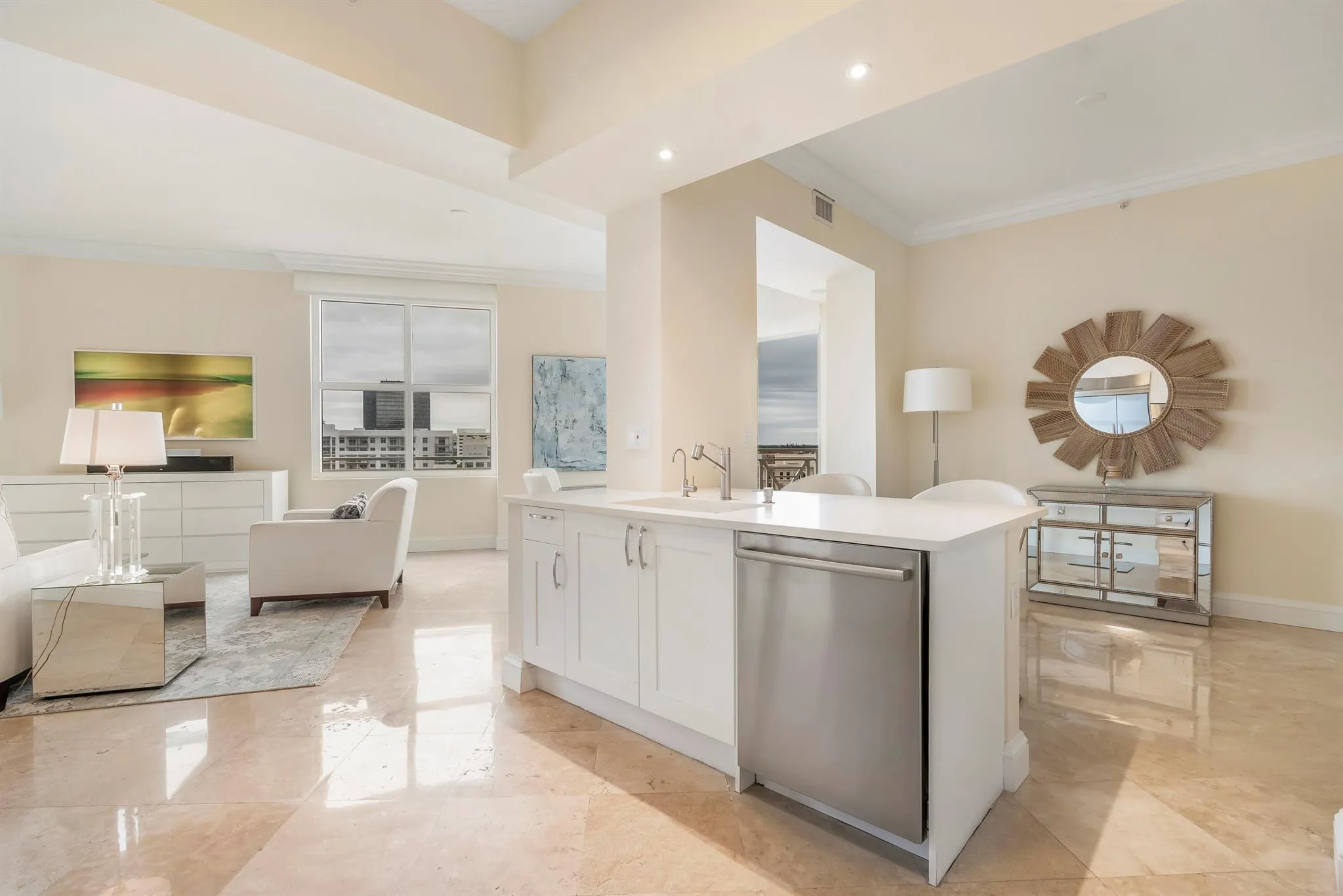201 S Narcissus Avenue, #806