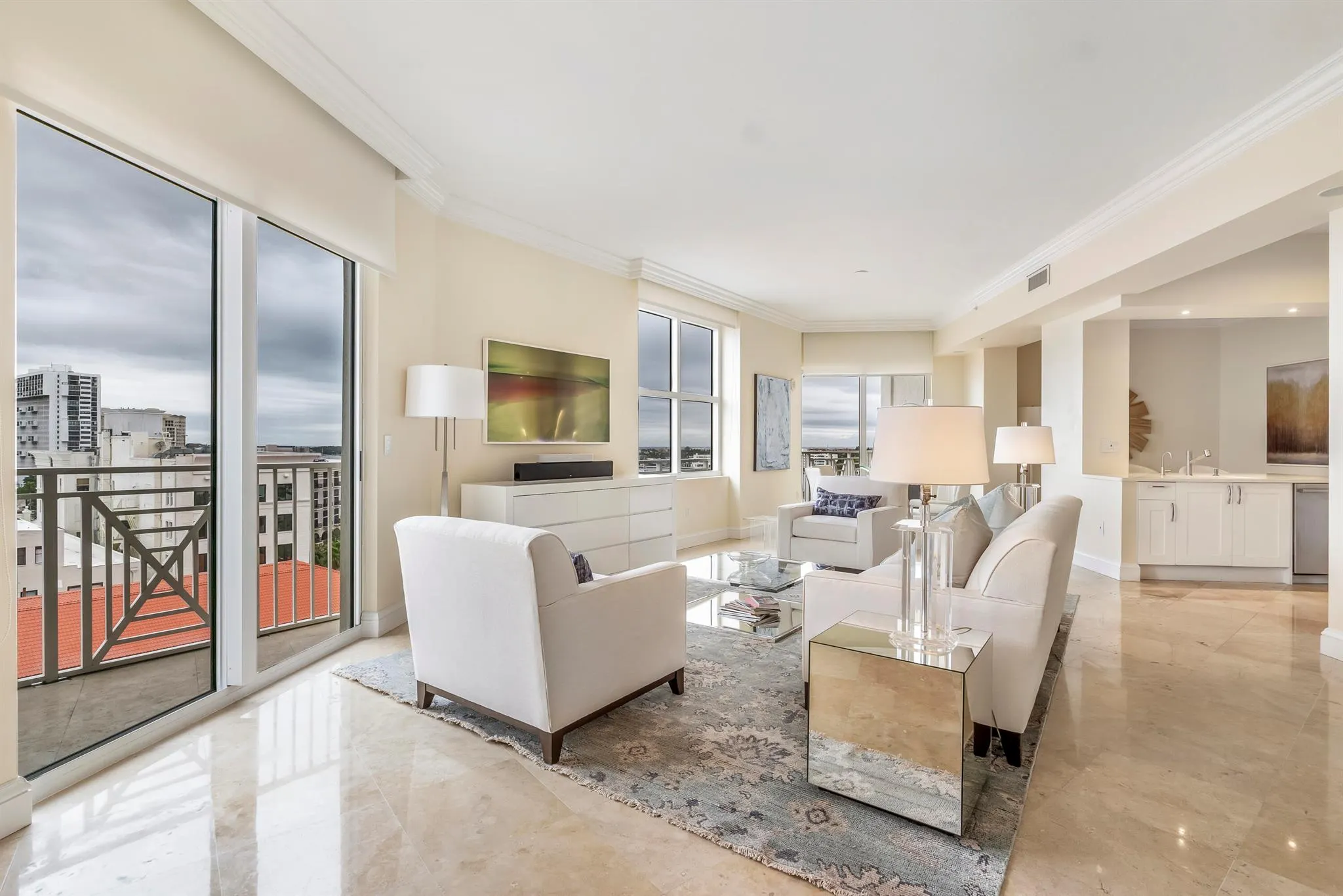 201 S Narcissus Avenue, #806