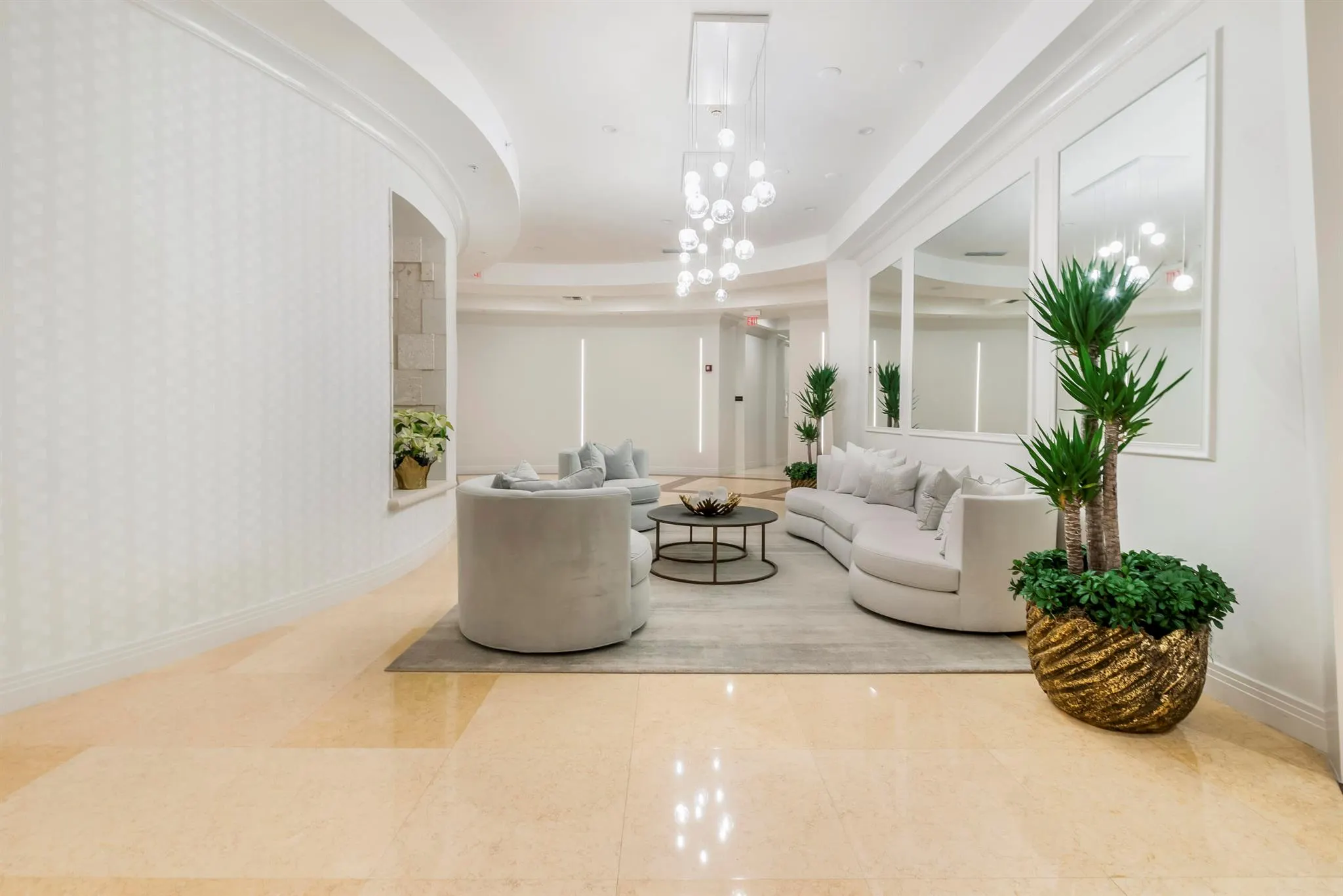 201 S Narcissus Avenue, #806
