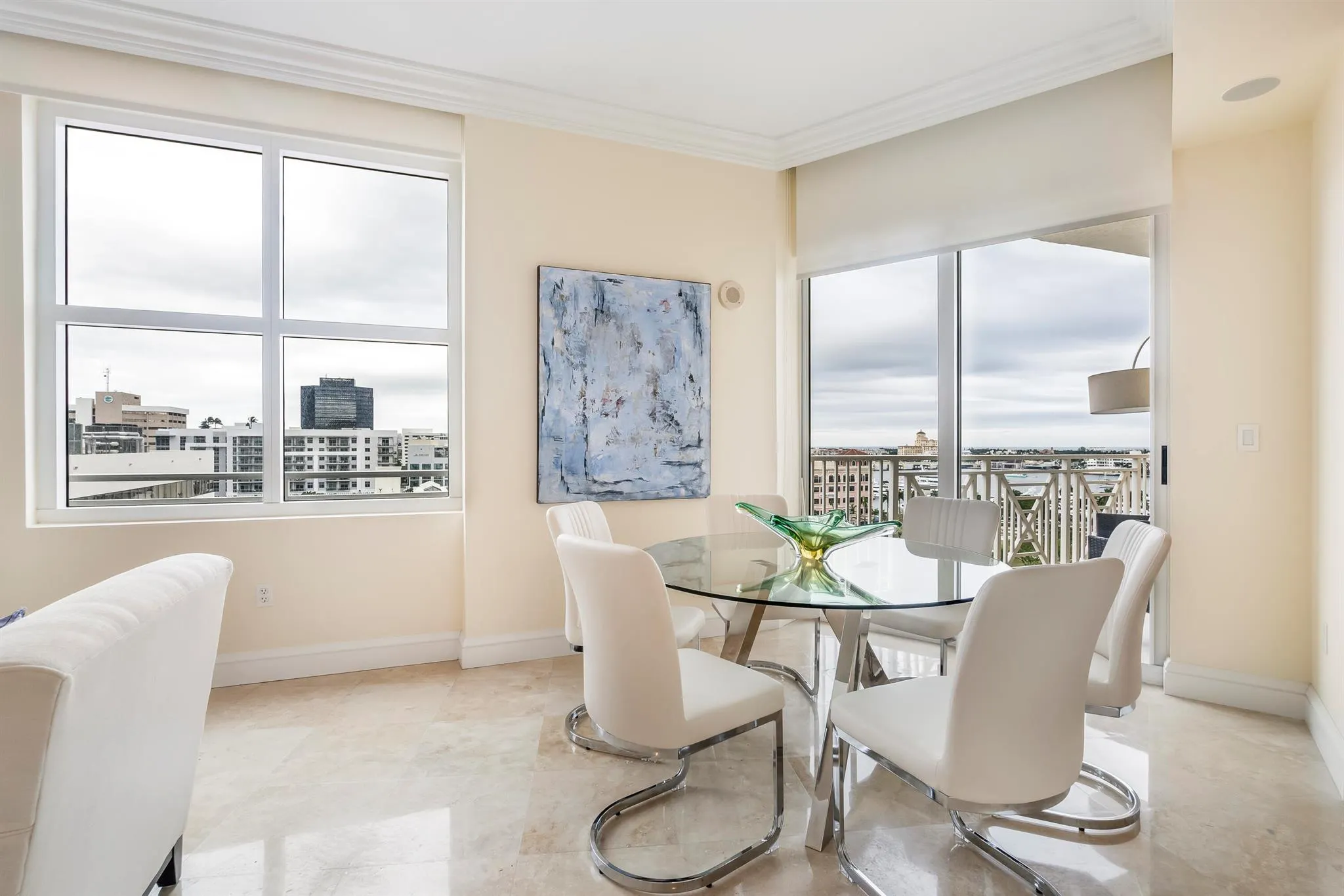 201 S Narcissus Avenue, #806