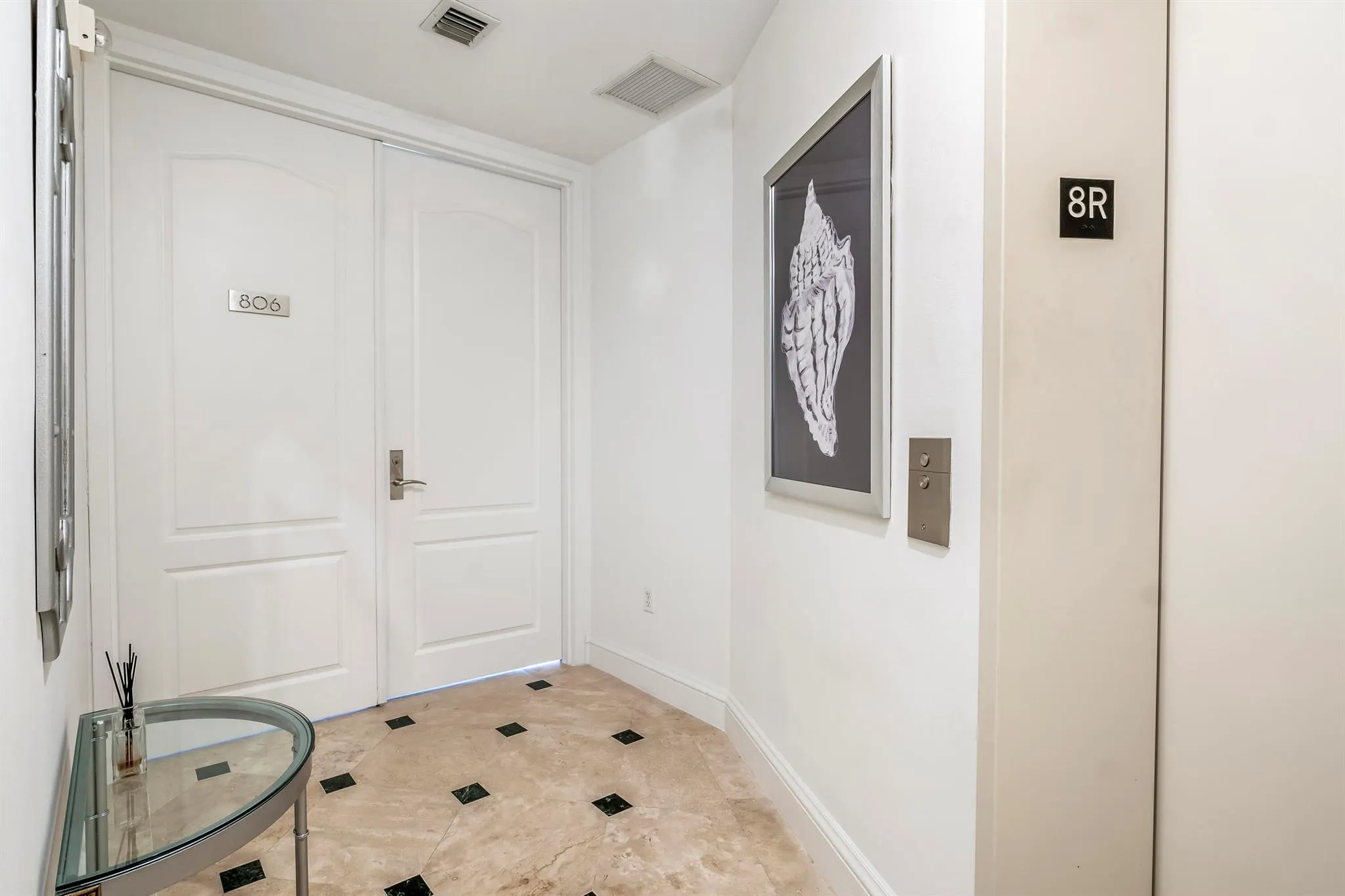 201 S Narcissus Avenue, #806