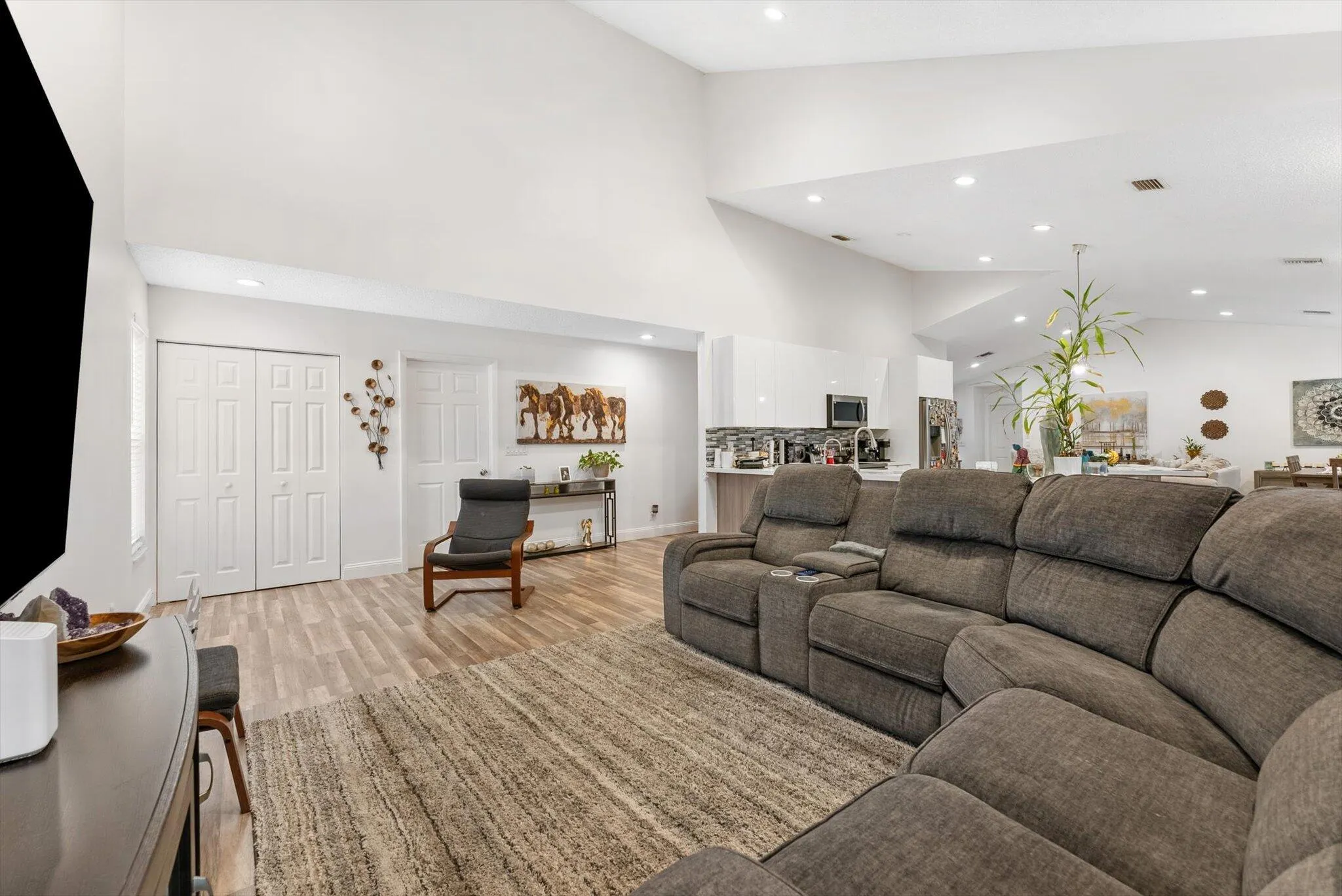 5185 NW 52nd Street