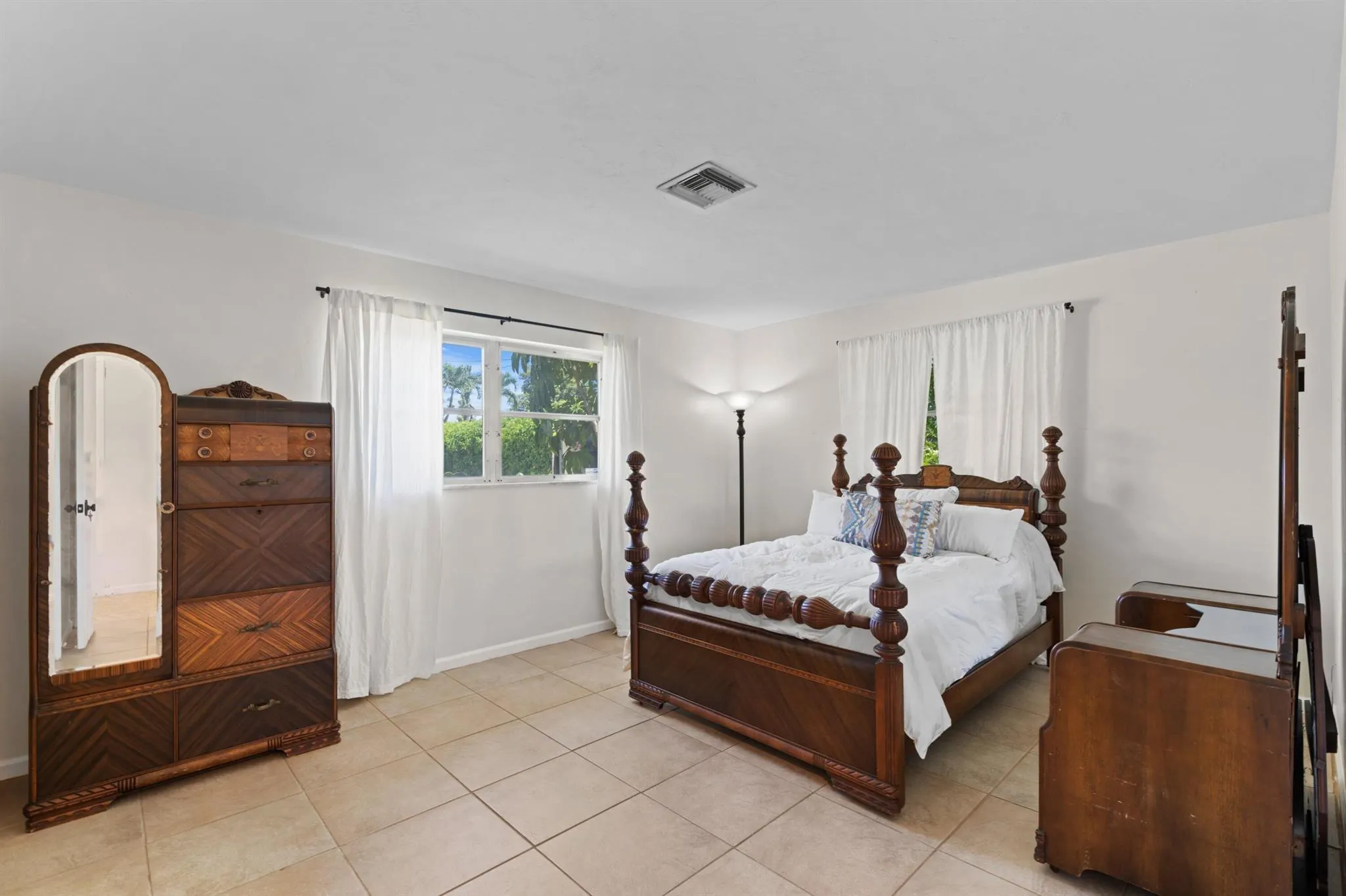 2538 SW 13th Court
