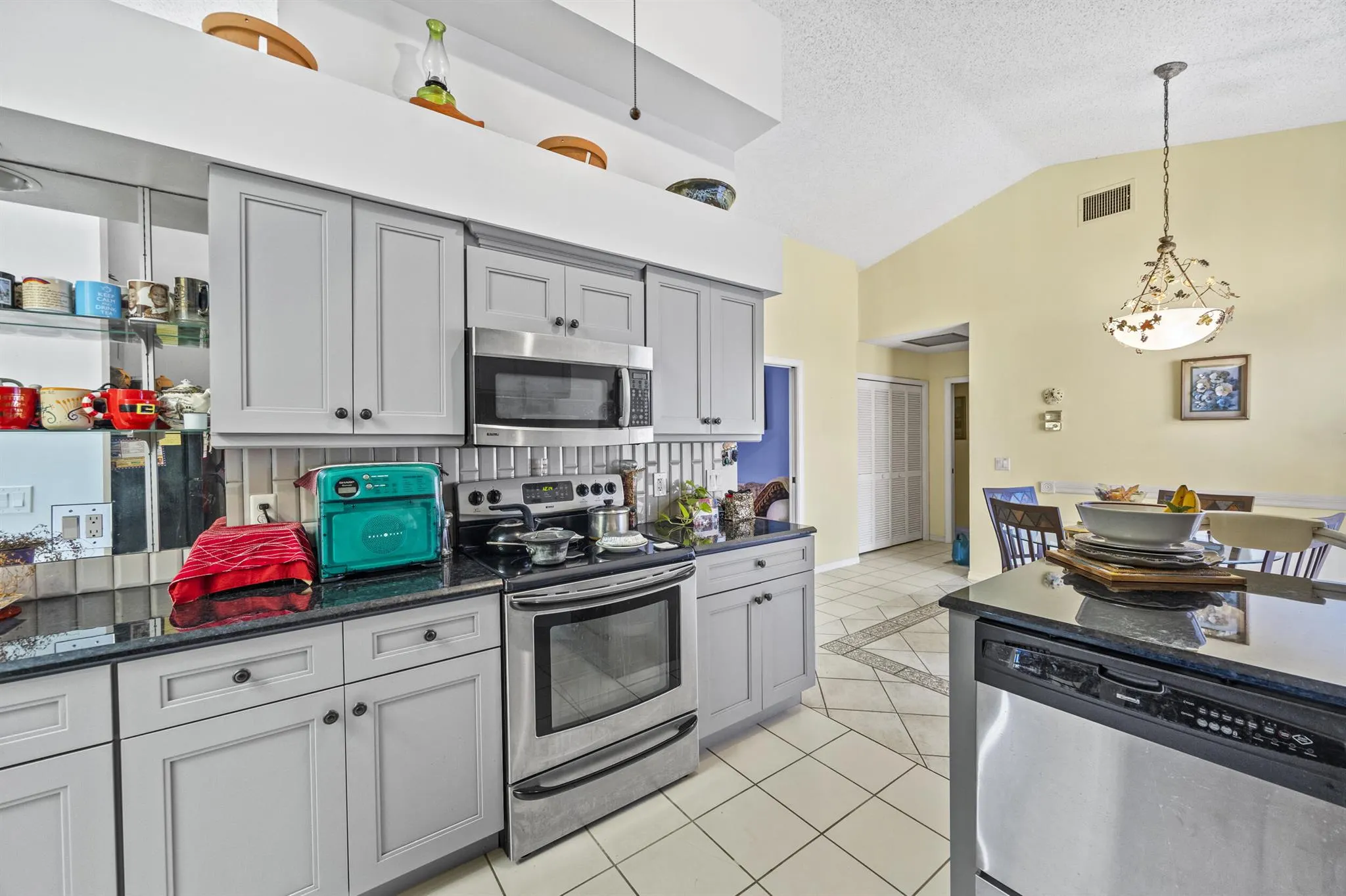 3113 SW Montebello Place