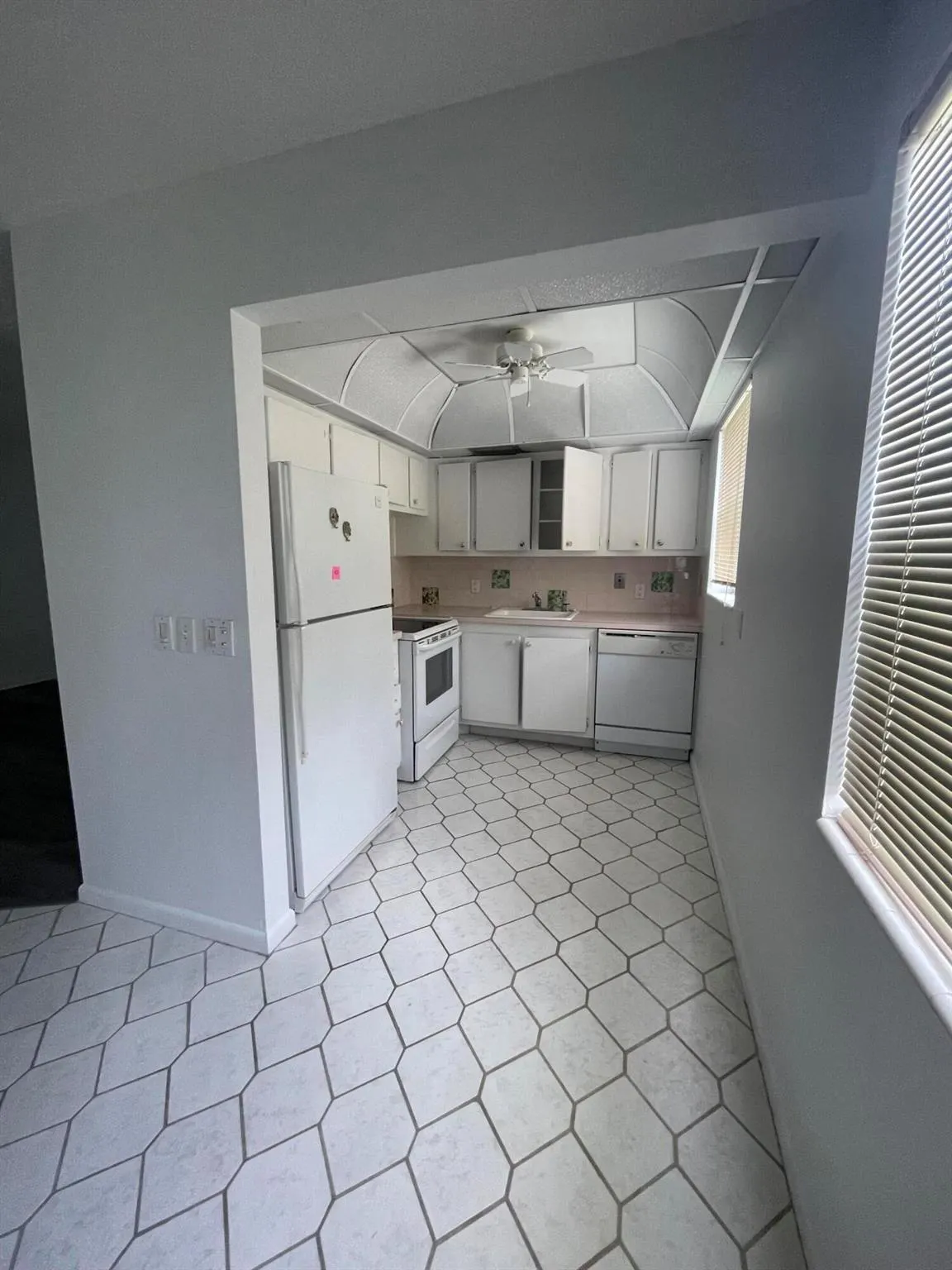 285 Markham M, #285