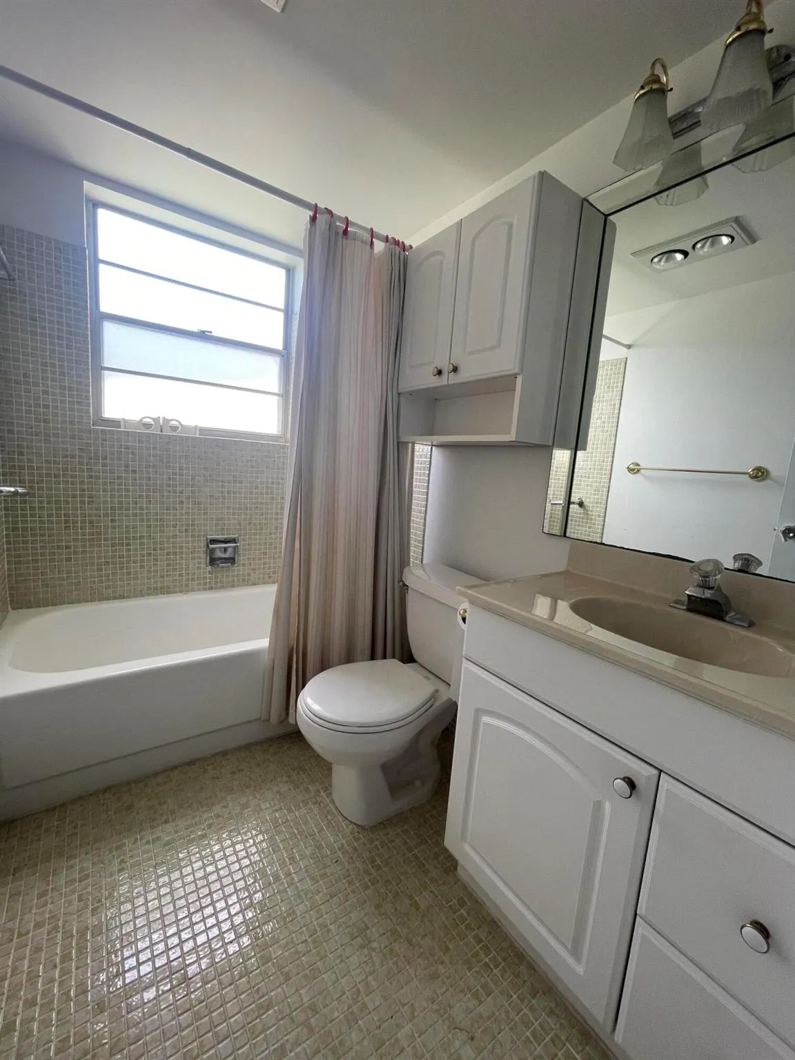 285 Markham M, #285