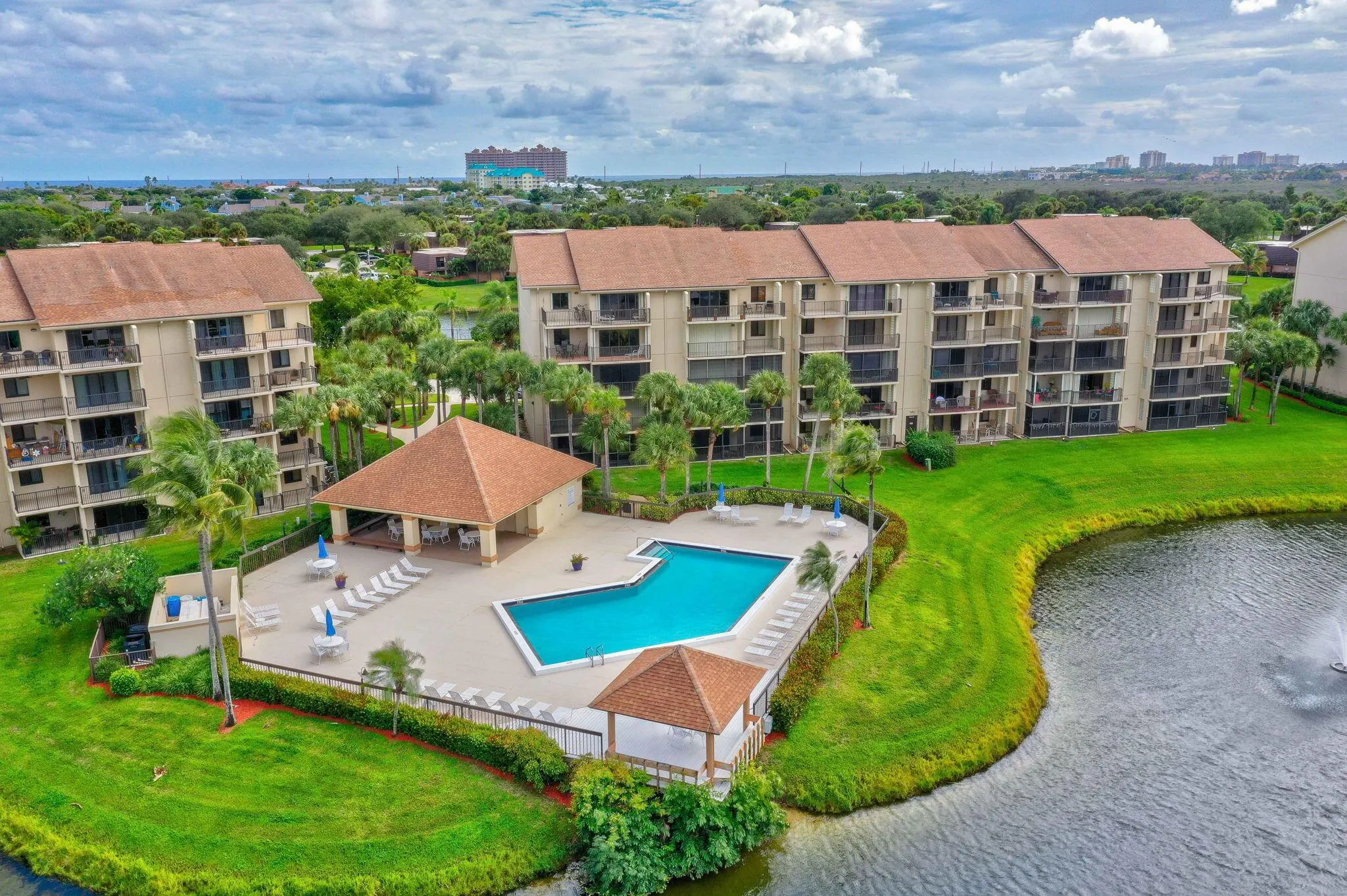 601 Seafarer Circle, #201