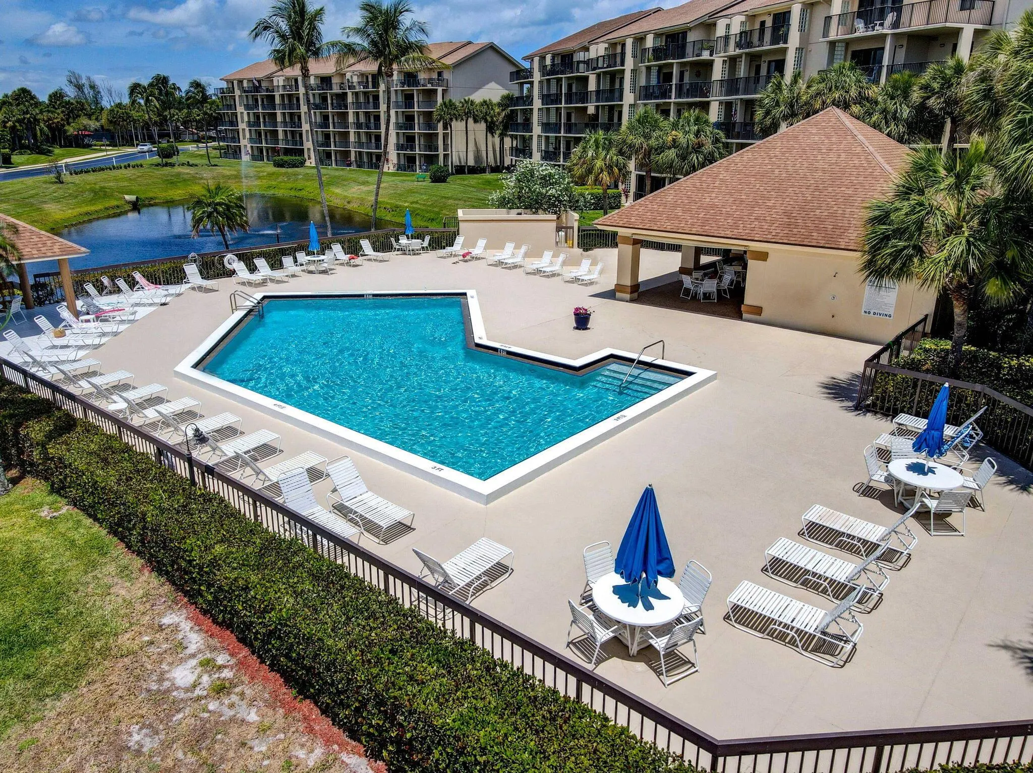 601 Seafarer Circle, #201